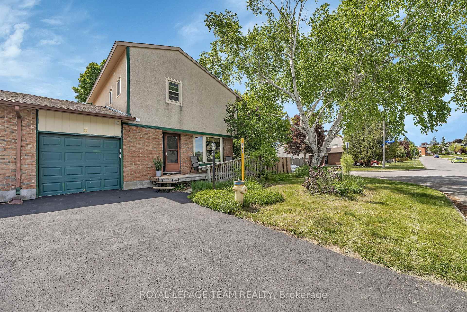 Photo 2 of 8 Vanessa Terrace, Ottawa, Barrhaven - Pheasant Run — HOMEH