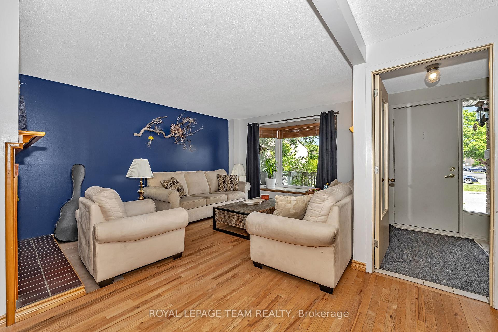 Photo 7 of 8 Vanessa Terrace, Ottawa, Barrhaven - Pheasant Run — HOMEH