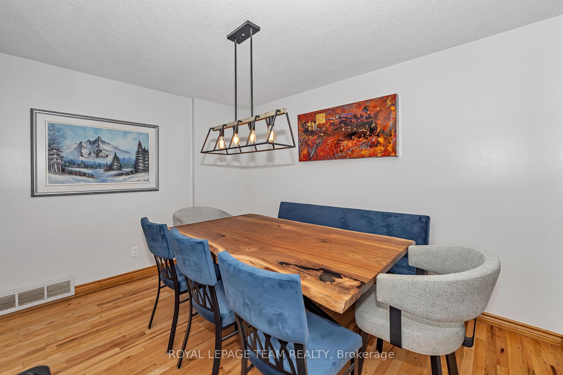 Photo 11 of 8 Vanessa Terrace, Ottawa, Barrhaven - Pheasant Run — HOMEH