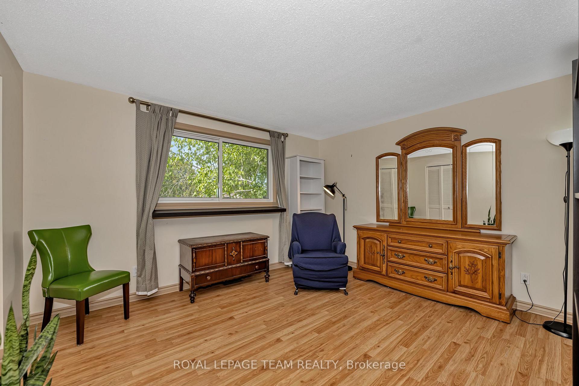 Photo 18 of 8 Vanessa Terrace, Ottawa, Barrhaven - Pheasant Run — HOMEH