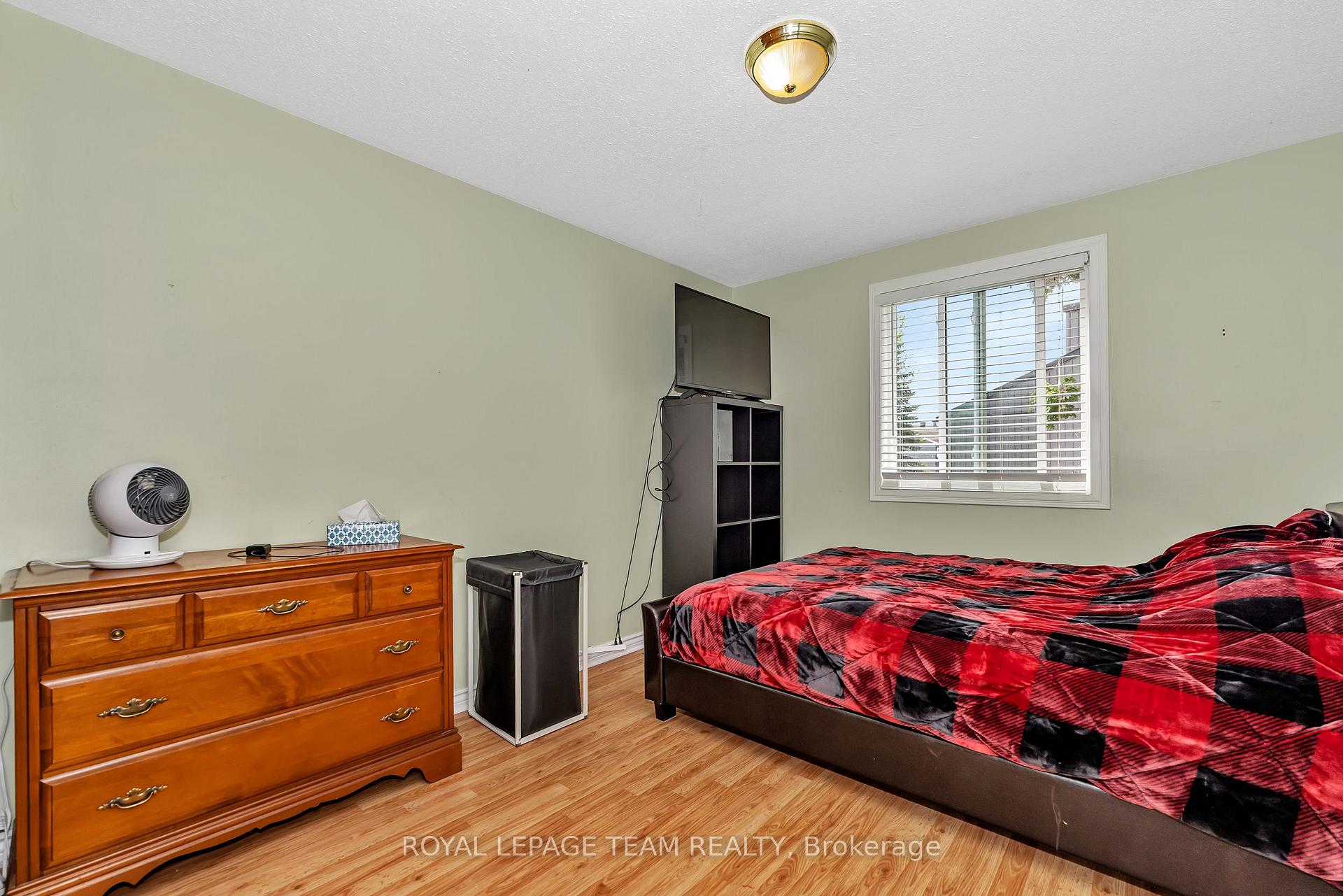 Photo 25 of 8 Vanessa Terrace, Ottawa, Barrhaven - Pheasant Run — HOMEH
