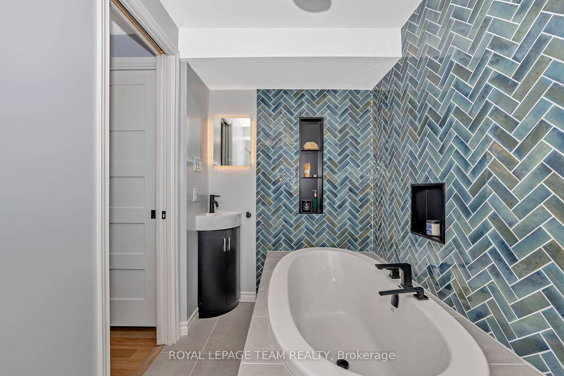 Photo 30 of 8 Vanessa Terrace, Ottawa, Barrhaven - Pheasant Run — HOMEH