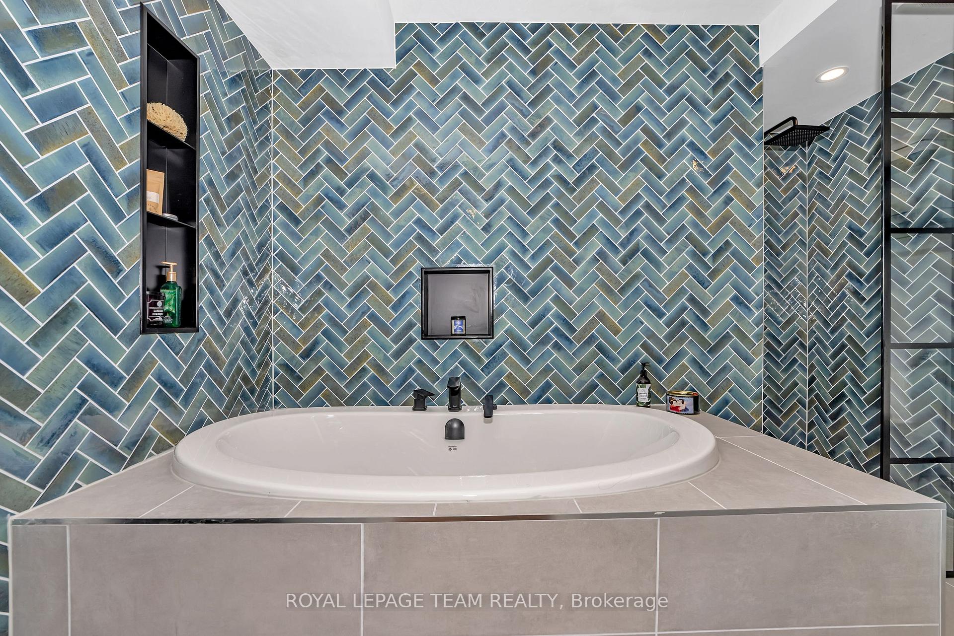Photo 31 of 8 Vanessa Terrace, Ottawa, Barrhaven - Pheasant Run — HOMEH