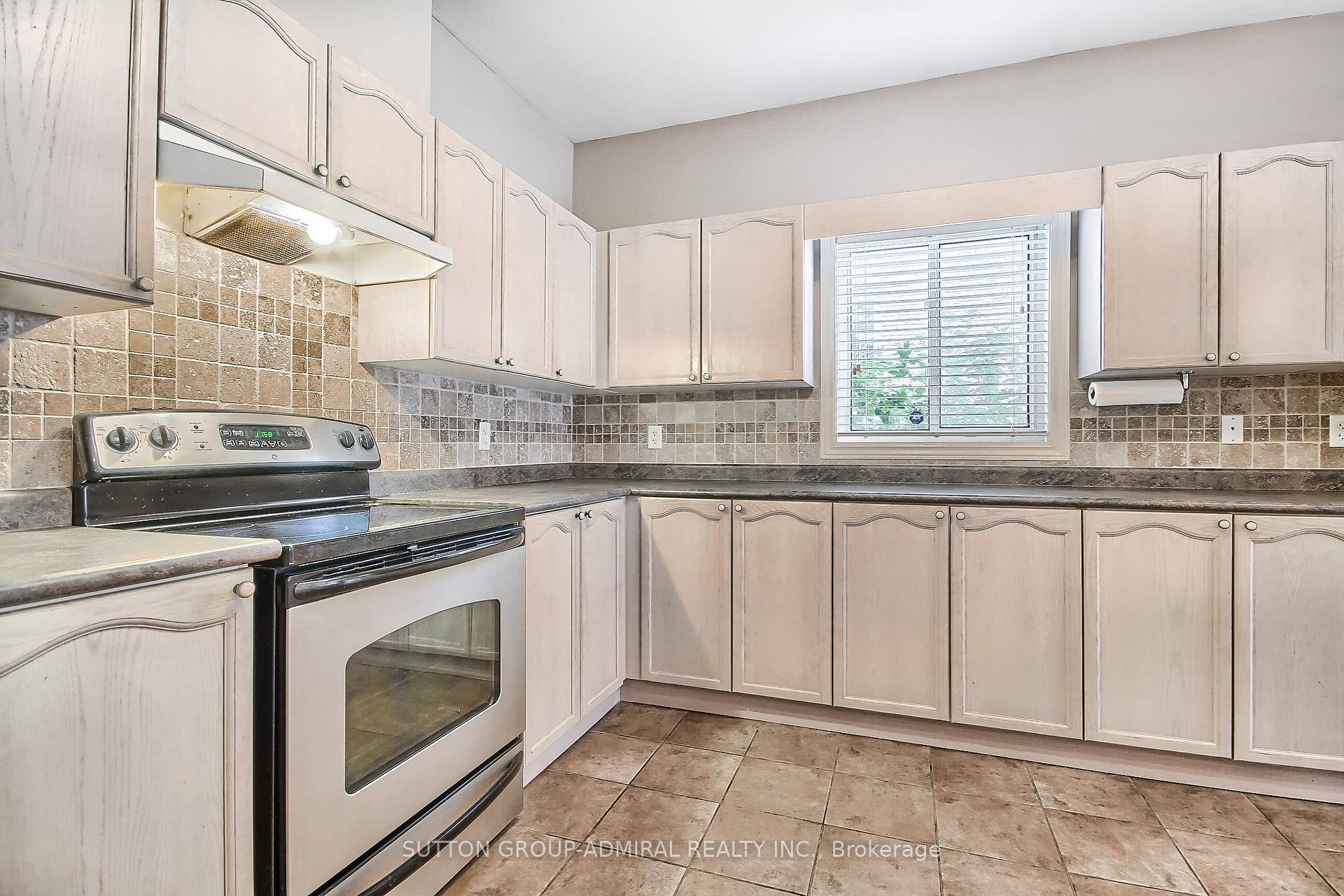 Photo 18 of 103 Esther Drive, Barrie, Painswick South — HOMEH