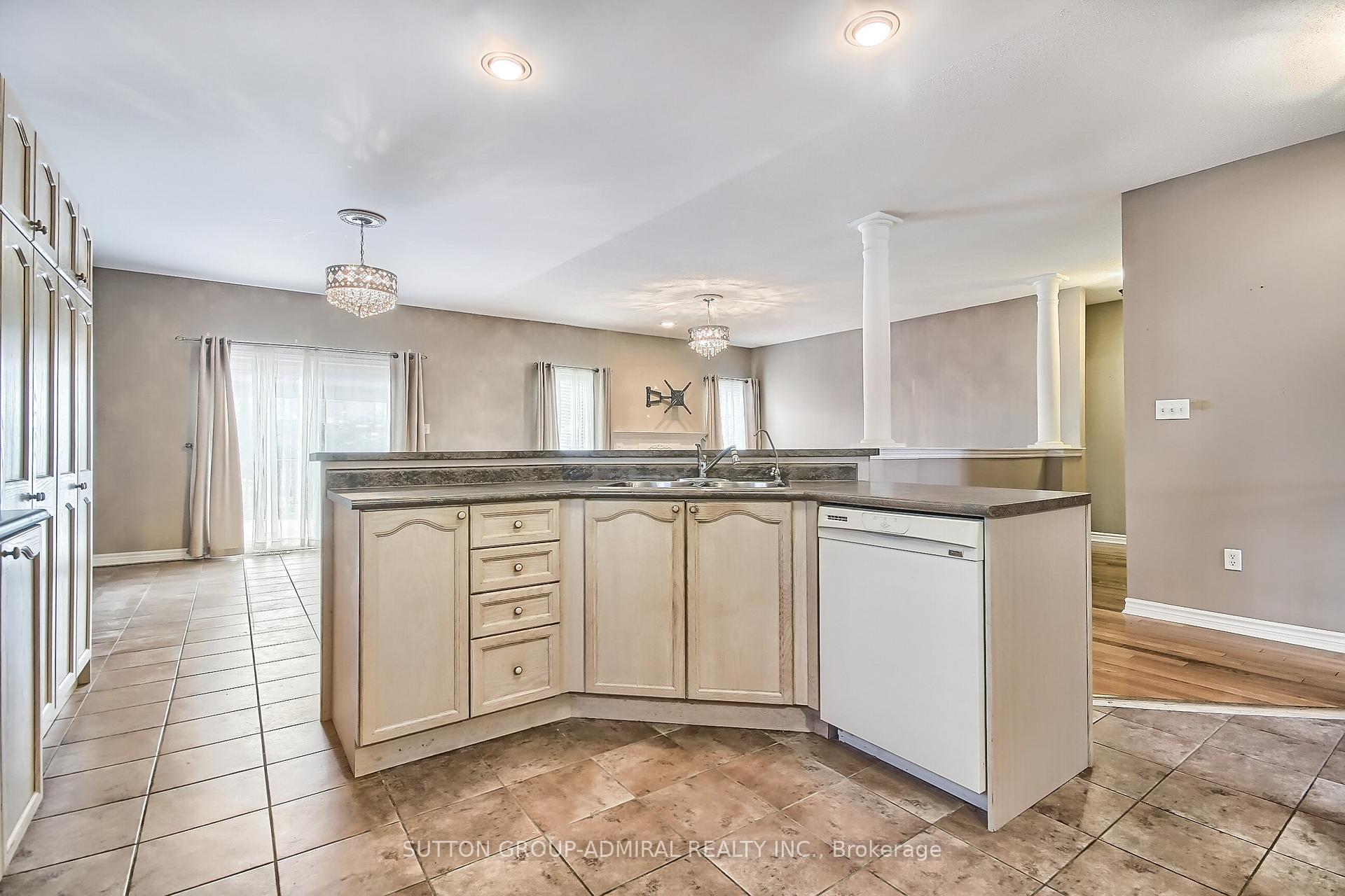 Photo 19 of 103 Esther Drive, Barrie, Painswick South — HOMEH