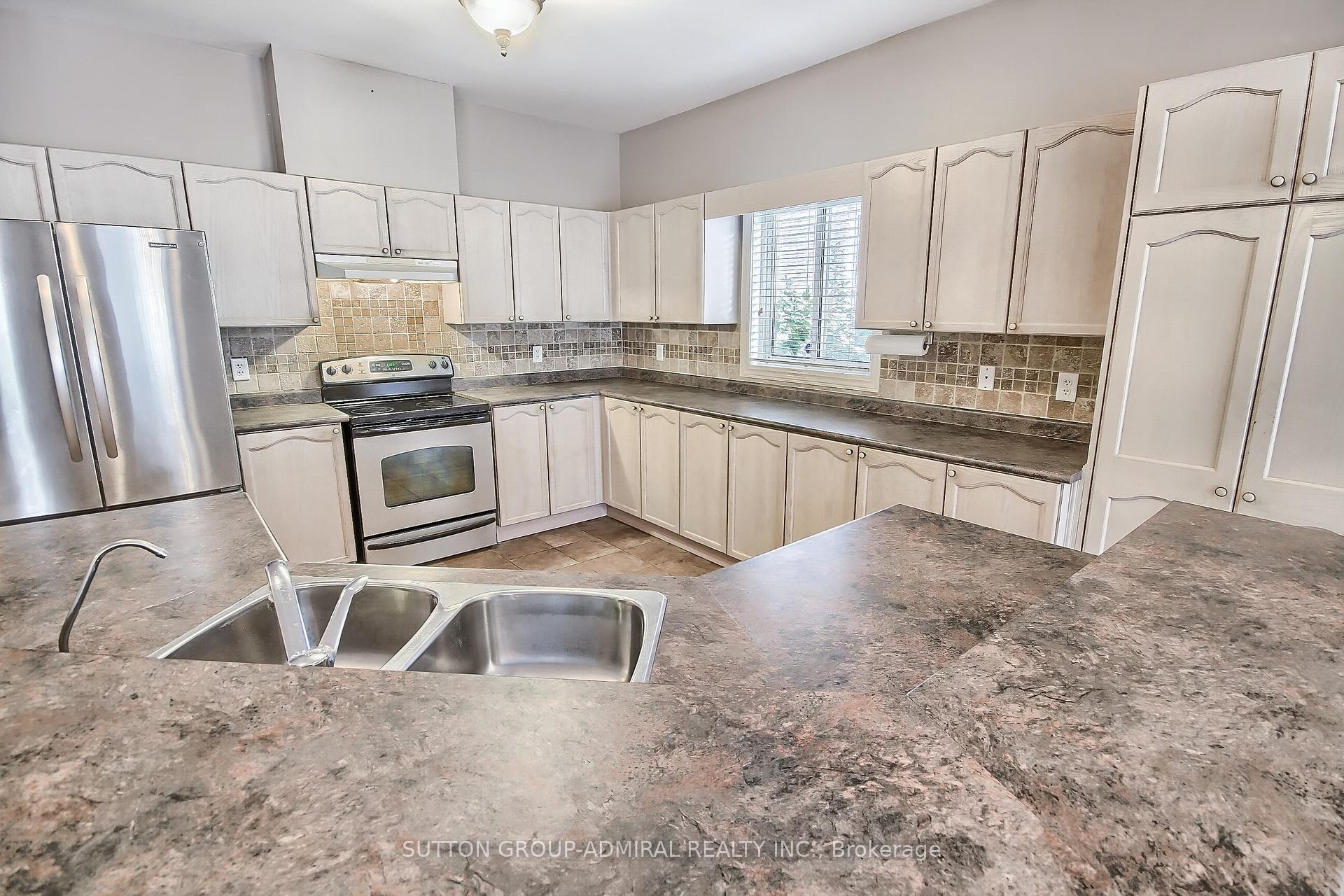 Photo 20 of 103 Esther Drive, Barrie, Painswick South — HOMEH
