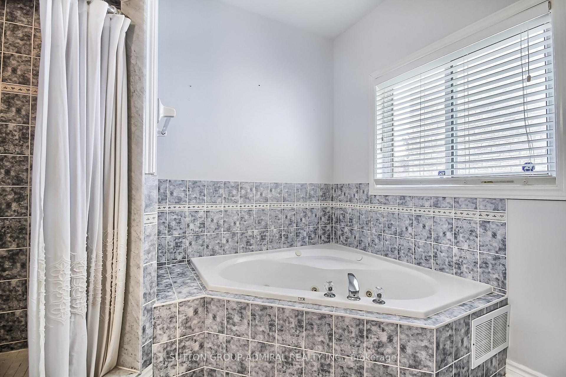 Photo 32 of 103 Esther Drive, Barrie, Painswick South — HOMEH