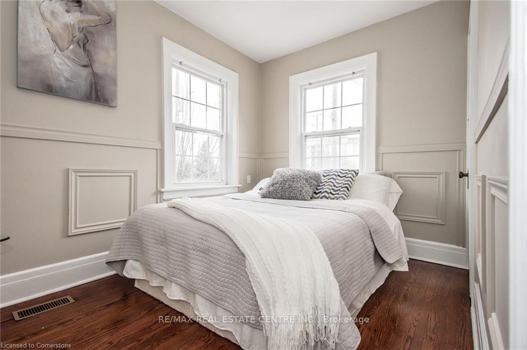 Photo 11 of 93 Edinburgh Road S, Guelph, Downtown — HOMEH