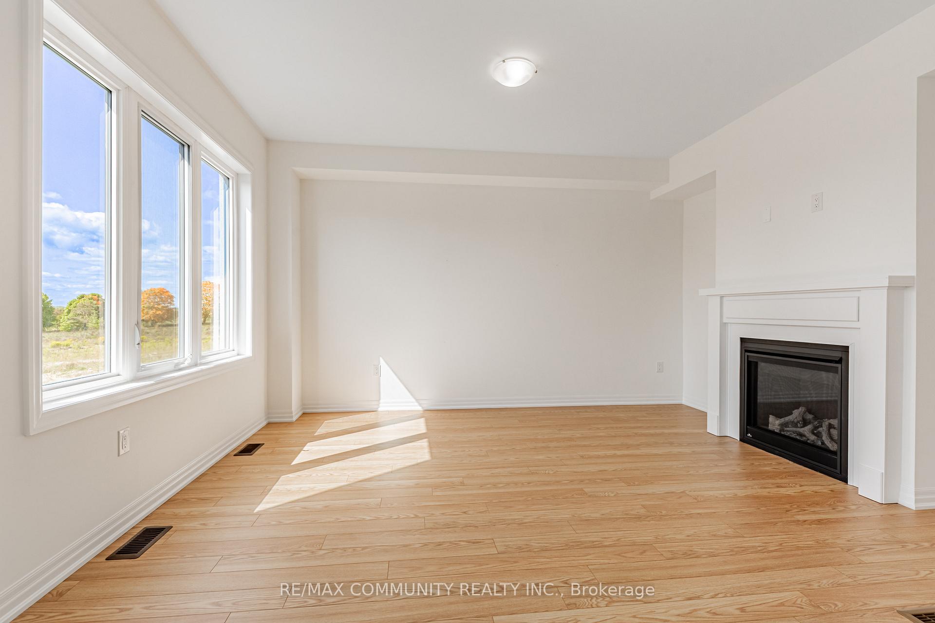 Photo 11 of 110 Belmont Drive, Clarington, Newcastle — HOMEH