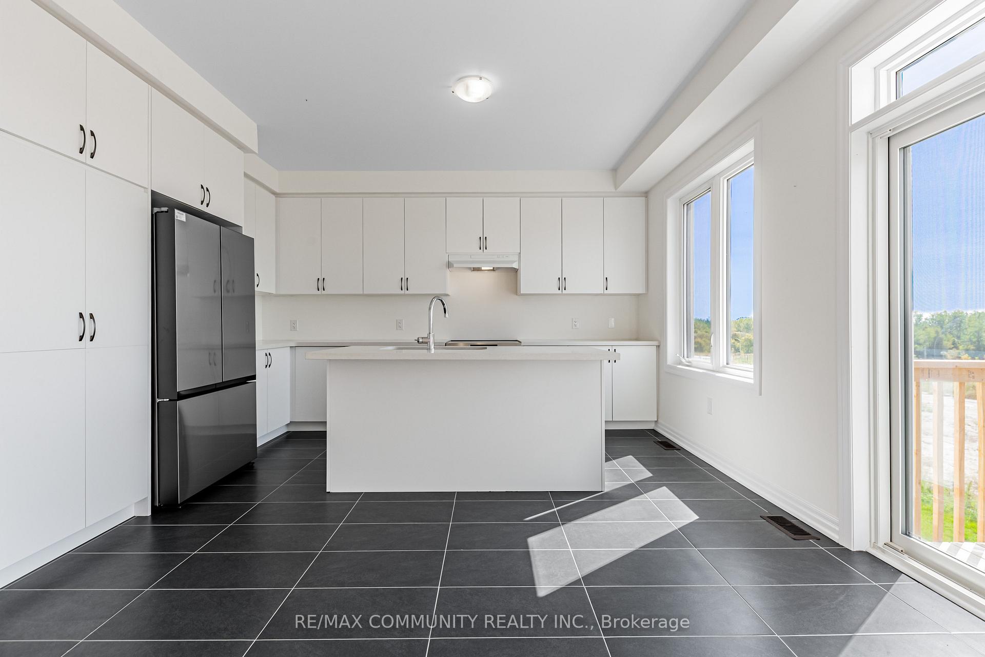 Photo 15 of 110 Belmont Drive, Clarington, Newcastle — HOMEH