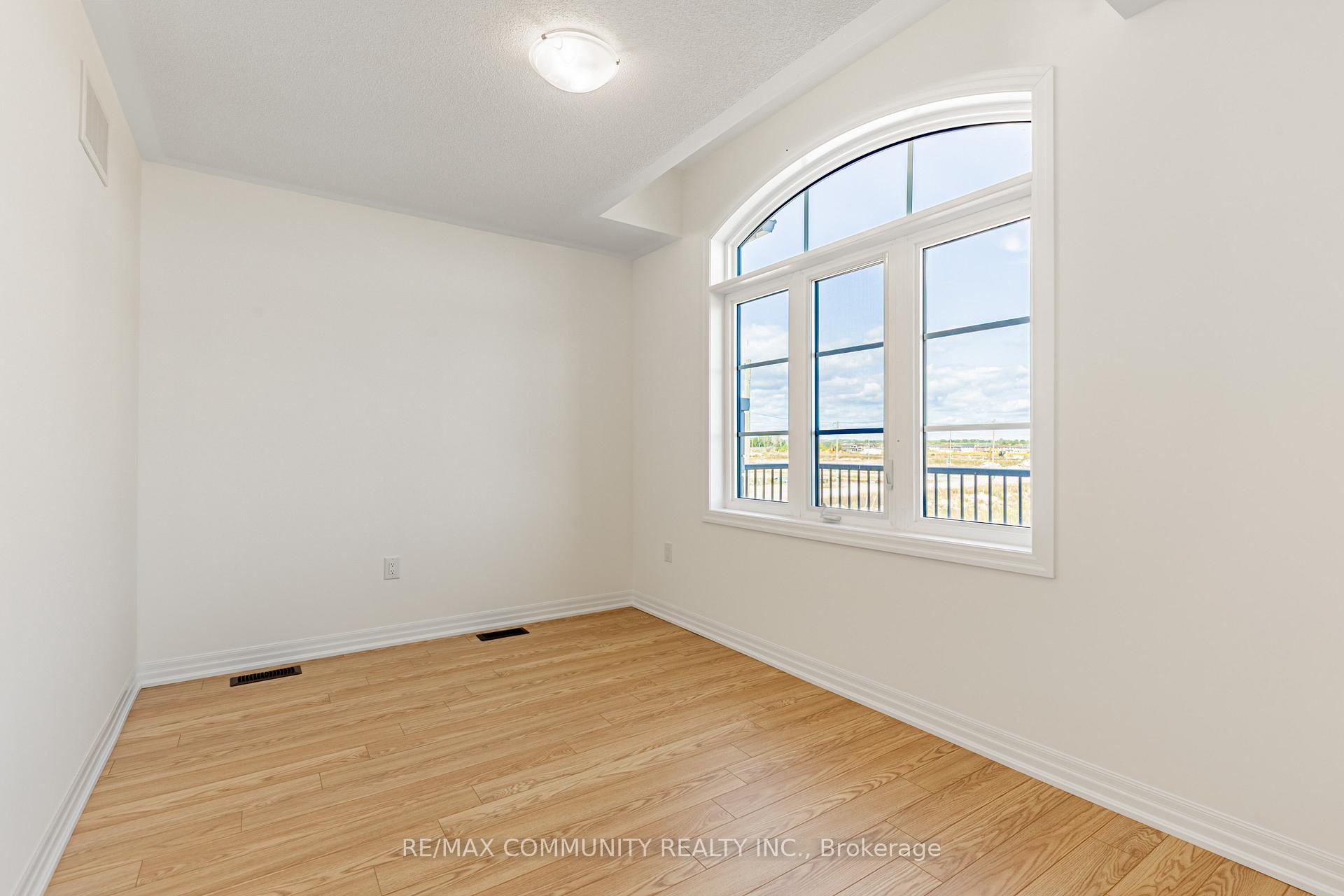 Photo 20 of 110 Belmont Drive, Clarington, Newcastle — HOMEH