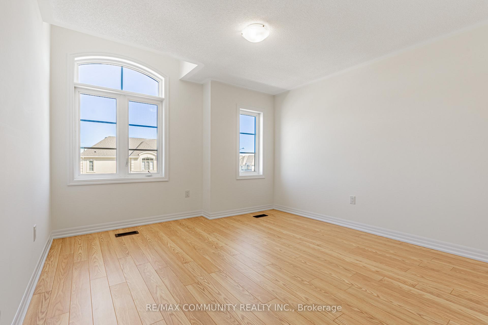 Photo 22 of 110 Belmont Drive, Clarington, Newcastle — HOMEH