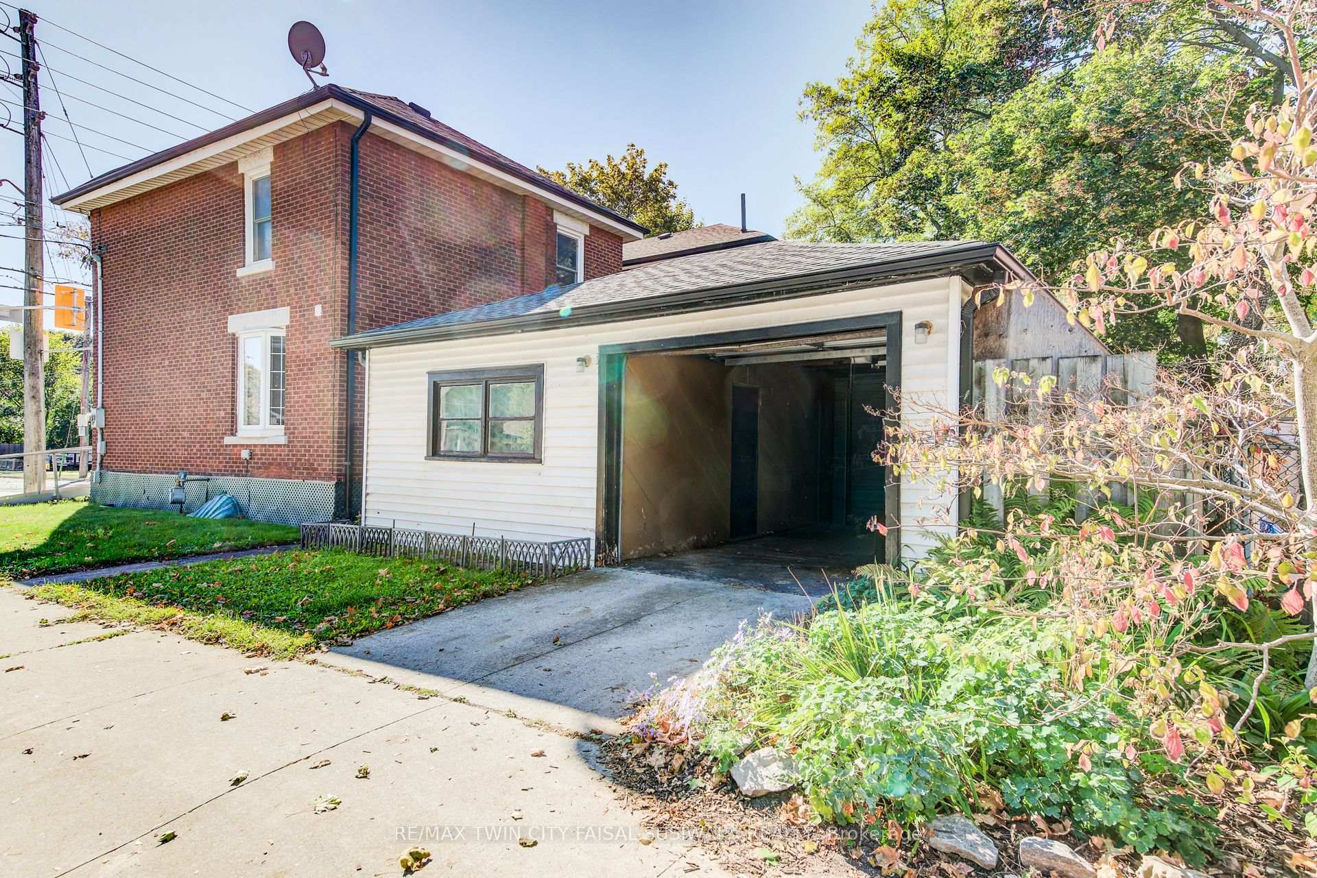 Photo 6 of 362 York Road, Guelph, St. Patrick's Ward — HOMEH