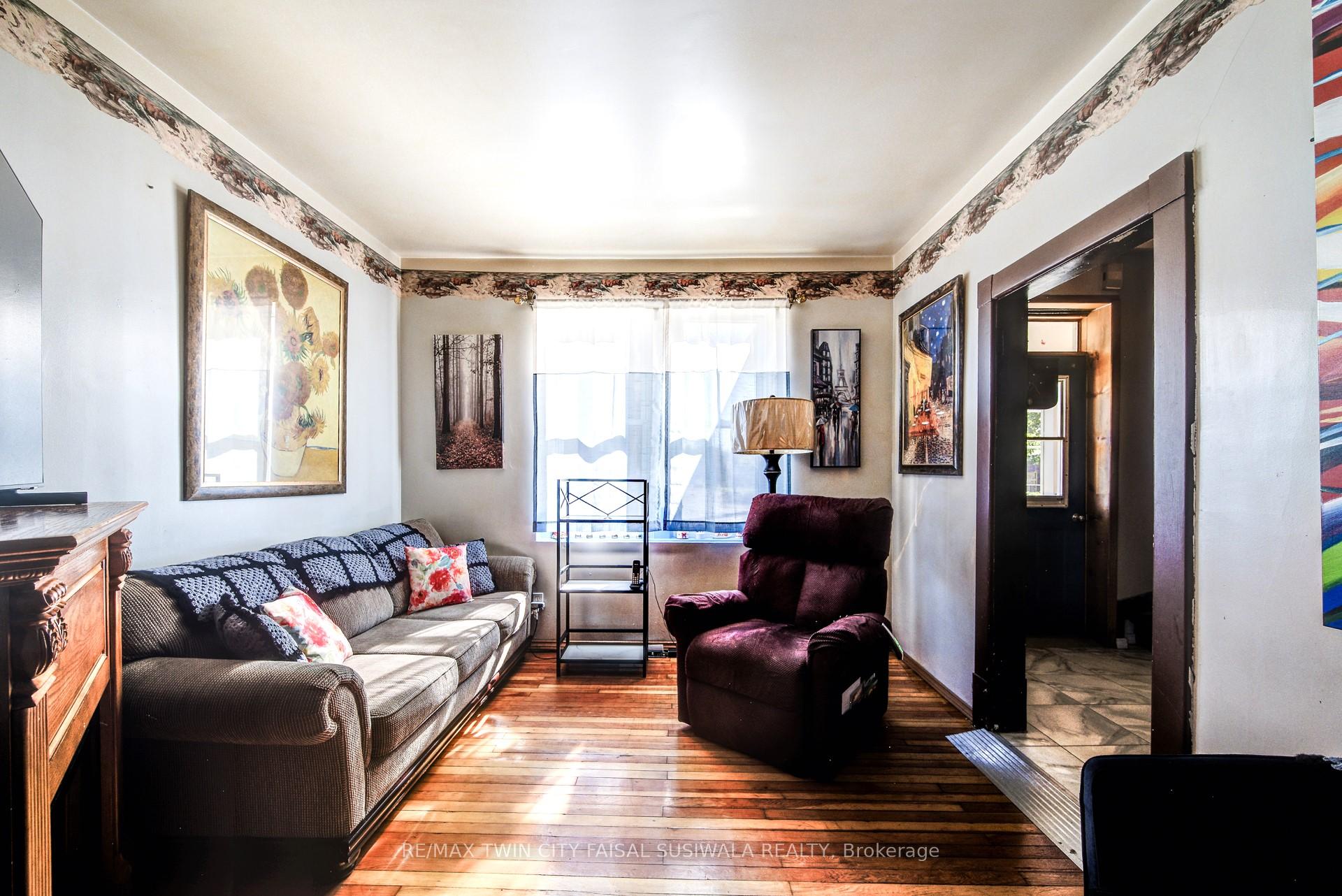 Photo 12 of 362 York Road, Guelph, St. Patrick's Ward — HOMEH