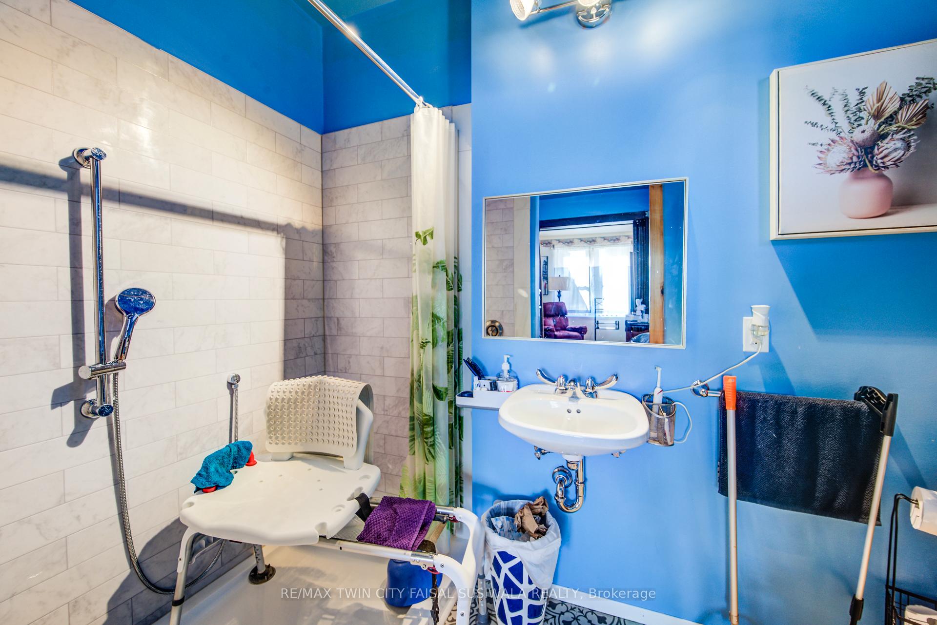 Photo 15 of 362 York Road, Guelph, St. Patrick's Ward — HOMEH