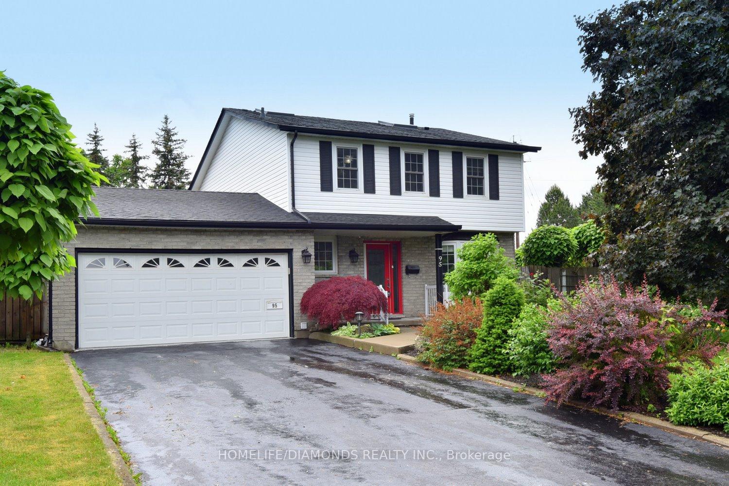 Front of 95 Birchpark Drive N