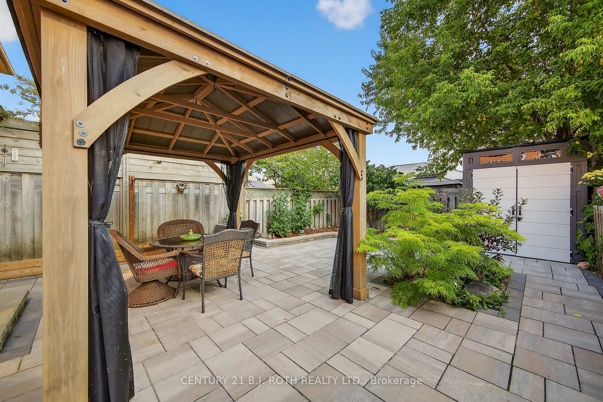 Photo 7 of 80 Bruce Crescent, Barrie, Bayshore — HOMEH