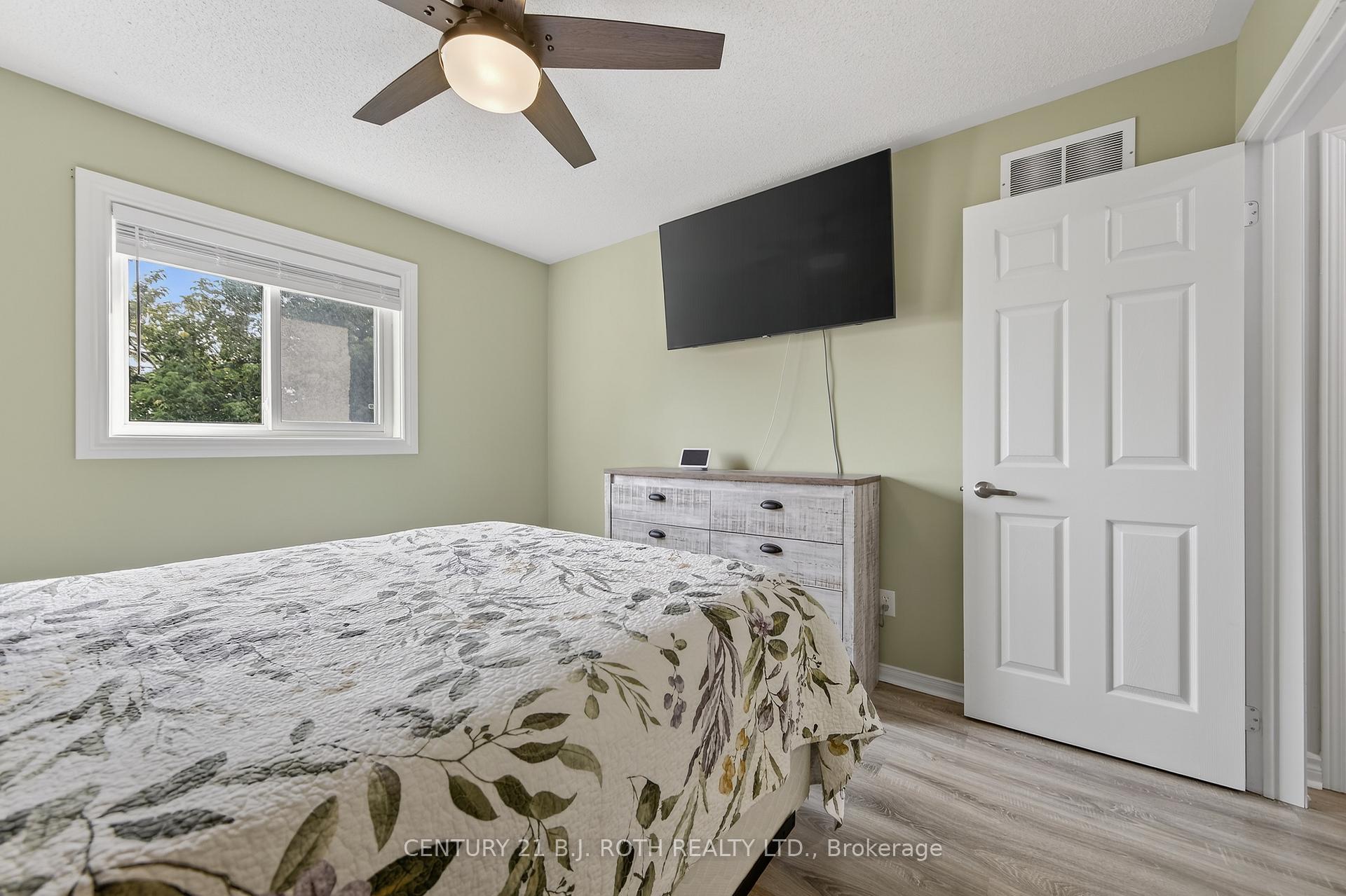 Photo 34 of 80 Bruce Crescent, Barrie, Bayshore — HOMEH