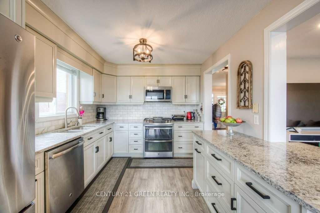 Photo 16 of 171 Clair Road W, Guelph, Clairfields/Hanlon Business Park — HOMEH