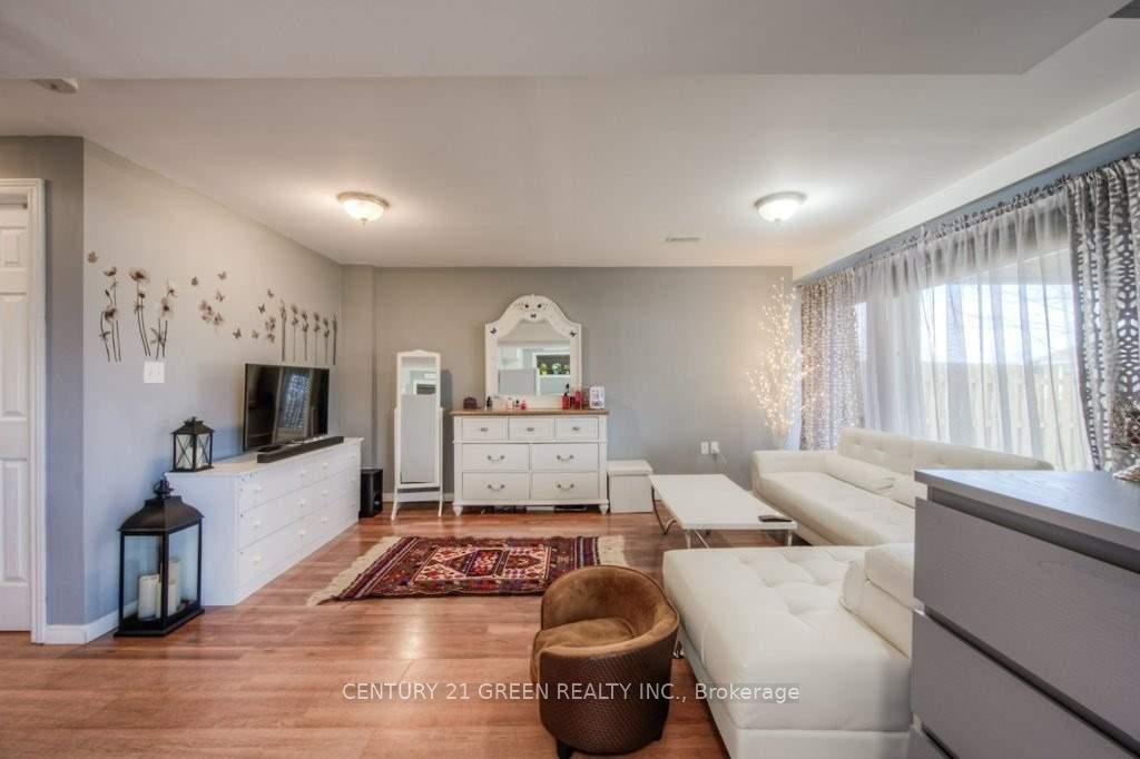 Photo 20 of 171 Clair Road W, Guelph, Clairfields/Hanlon Business Park — HOMEH