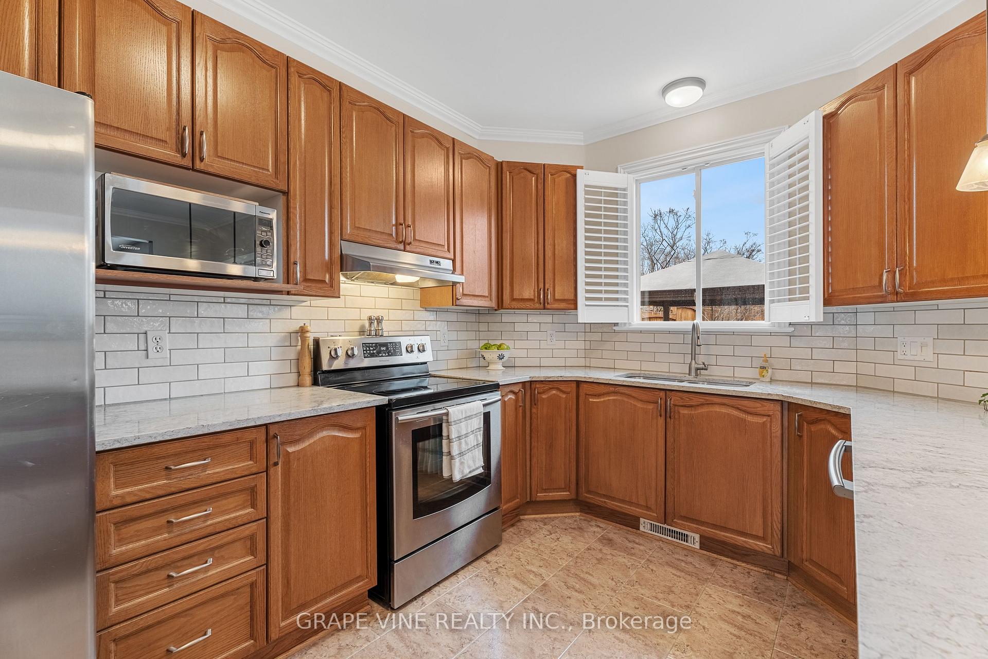 Photo 9 of 67 Gleeson Way, Ottawa, Barrhaven - Longfields — HOMEH