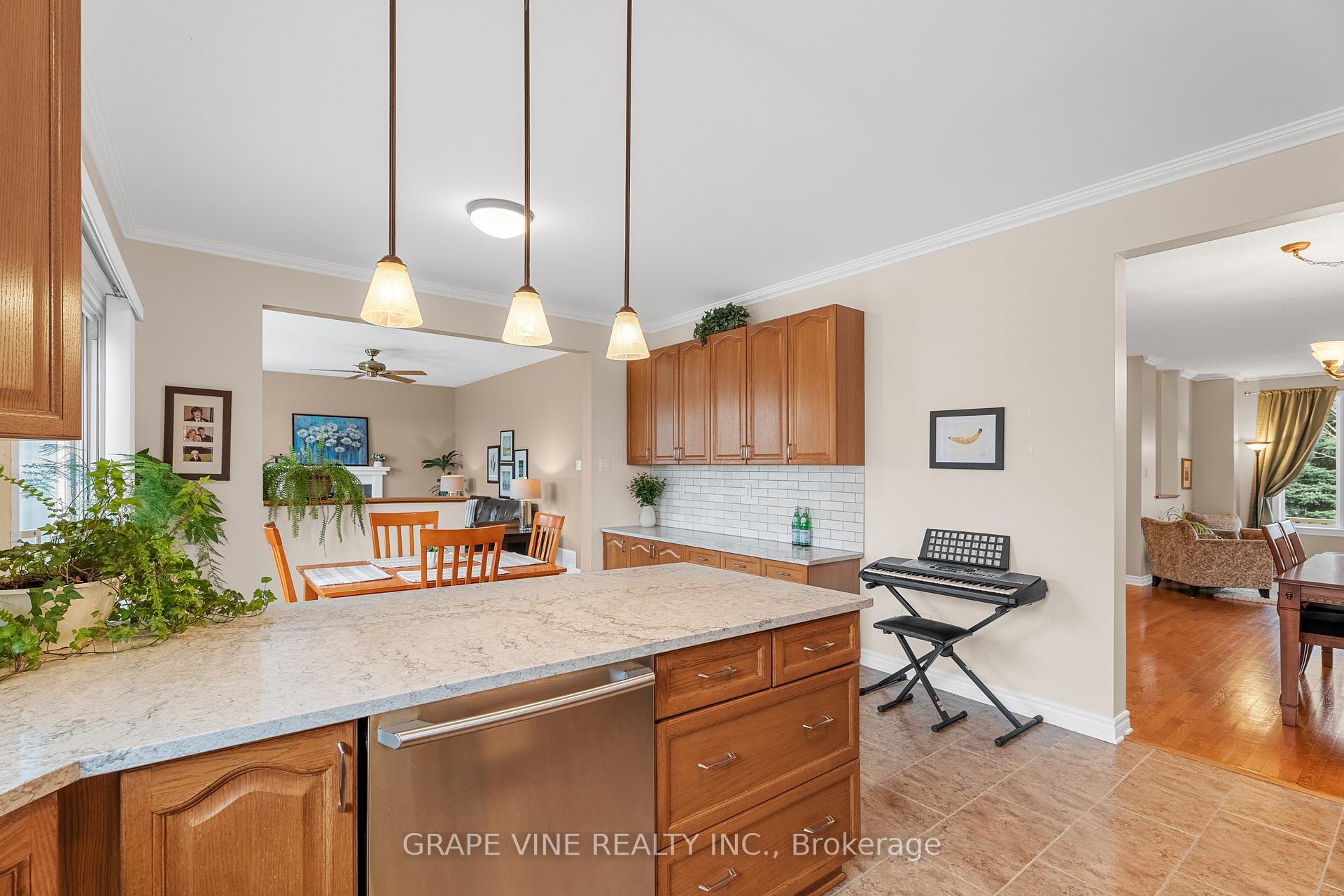 Photo 10 of 67 Gleeson Way, Ottawa, Barrhaven - Longfields — HOMEH
