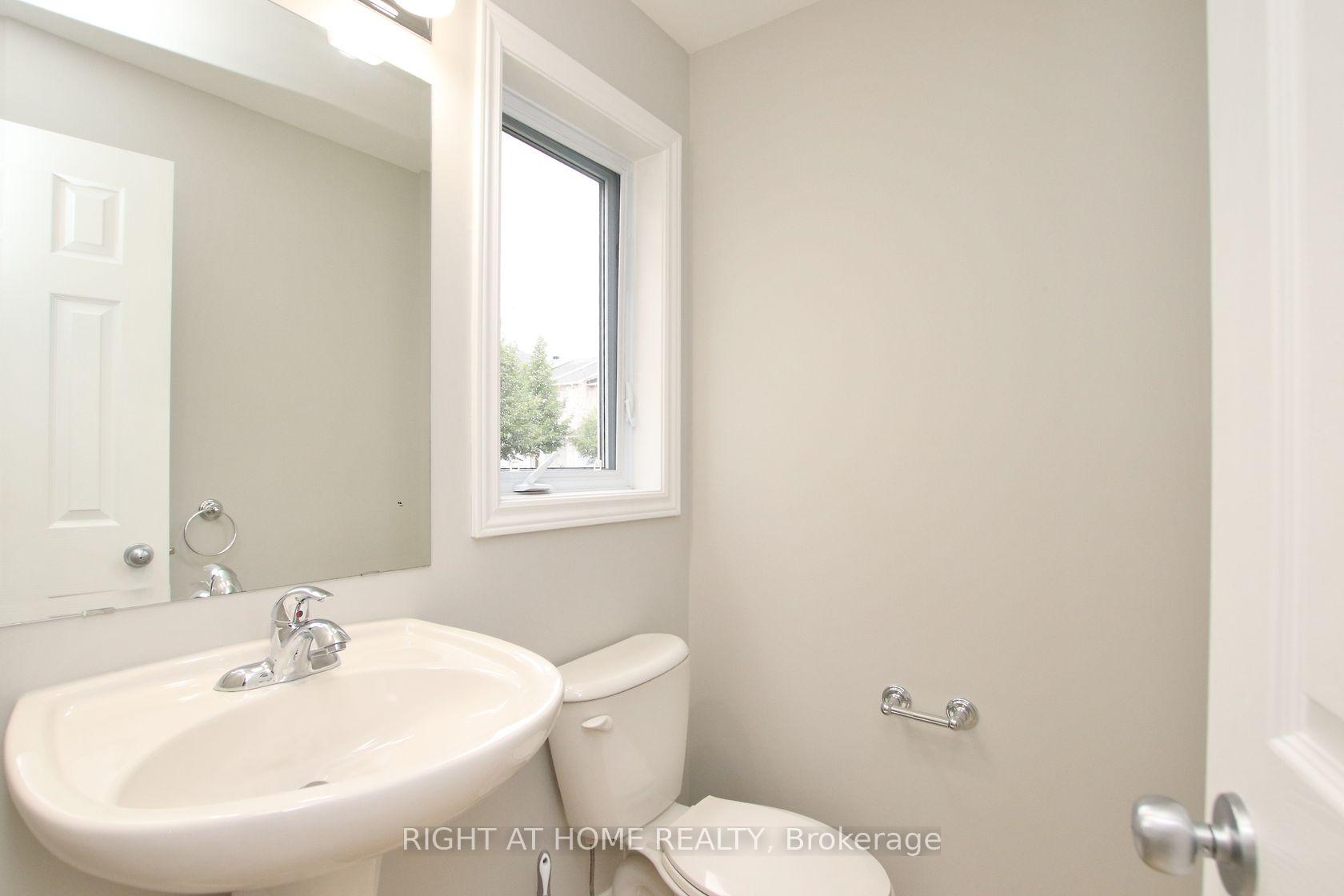 Photo 4 of 518 Temiskaming Crescent, Ottawa, Barrhaven - Strandherd — HOMEH