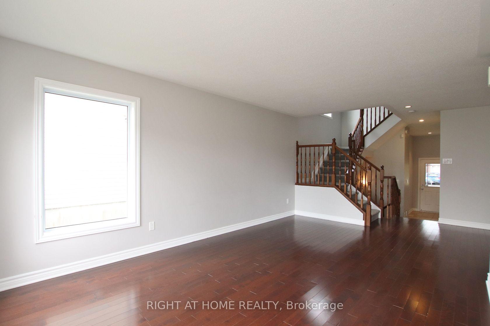 Photo 12 of 518 Temiskaming Crescent, Ottawa, Barrhaven - Strandherd — HOMEH