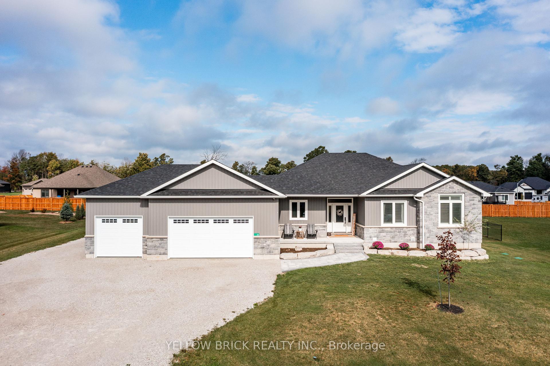 Photo 1 of 14 Demont Drive, Oro-Medonte, Warminister — HOMEH