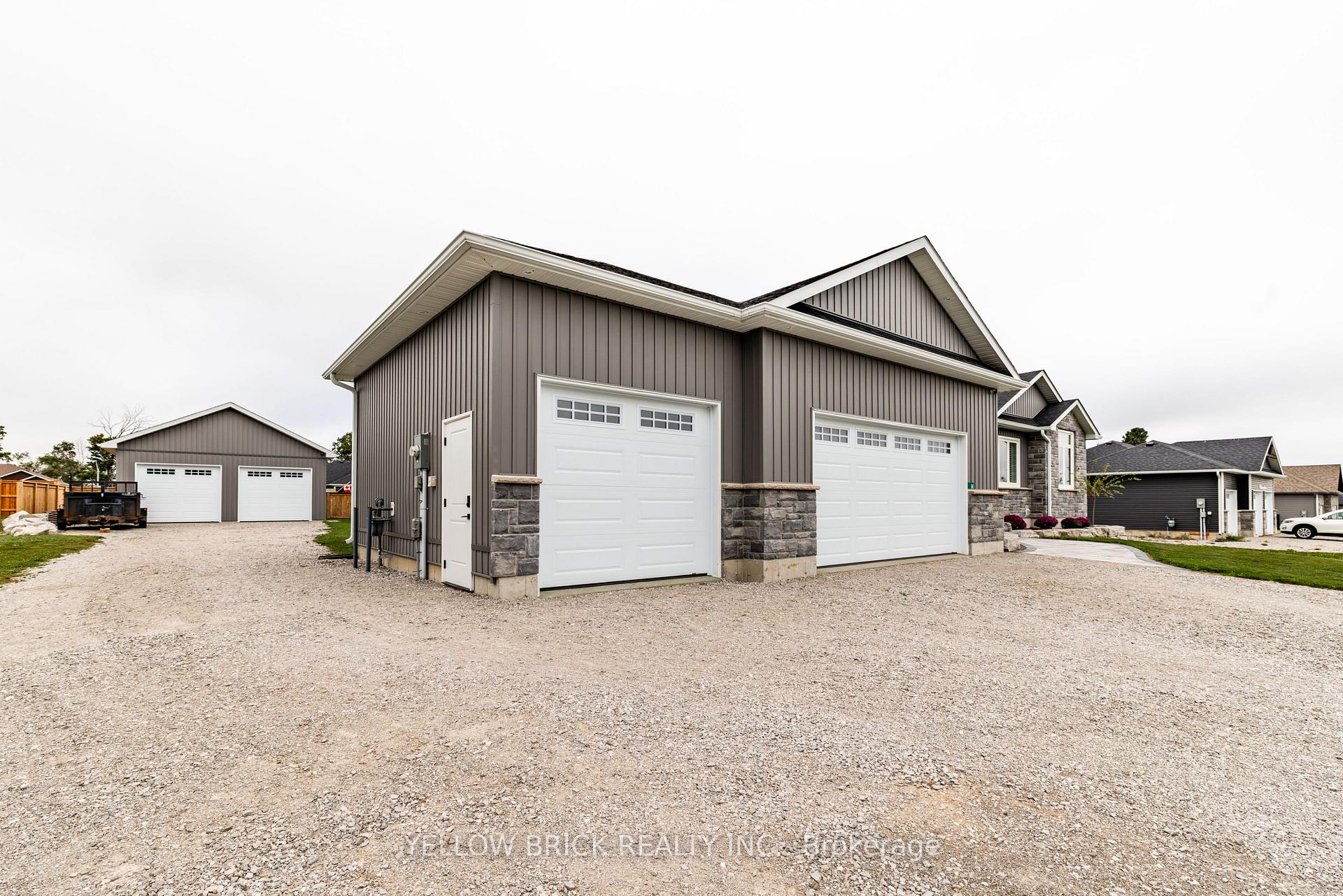 Photo 3 of 14 Demont Drive, Oro-Medonte, Warminister — HOMEH
