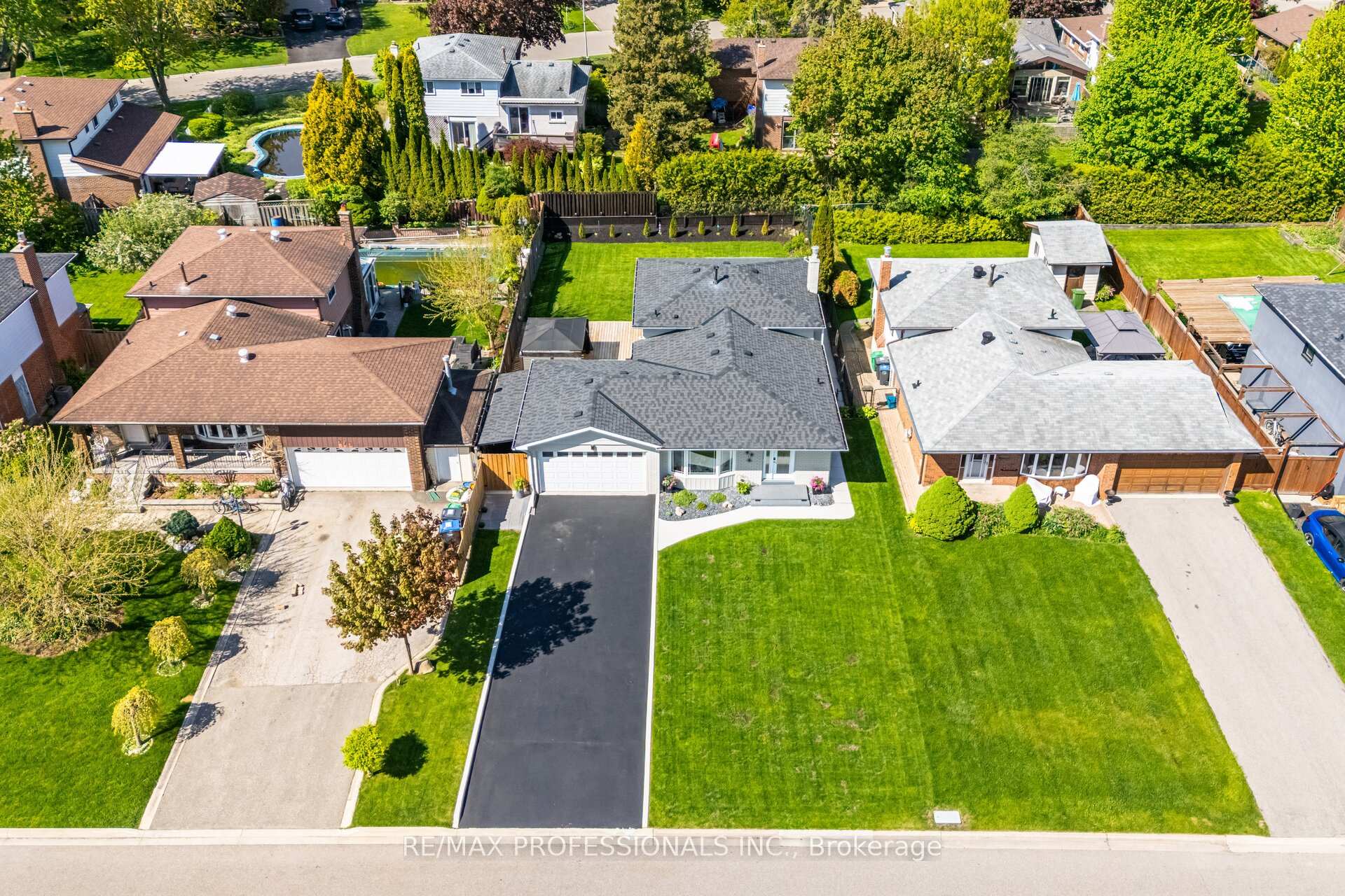Photo 1 of 267 Bell Air Drive, Caledon, Bolton East — HOMEH