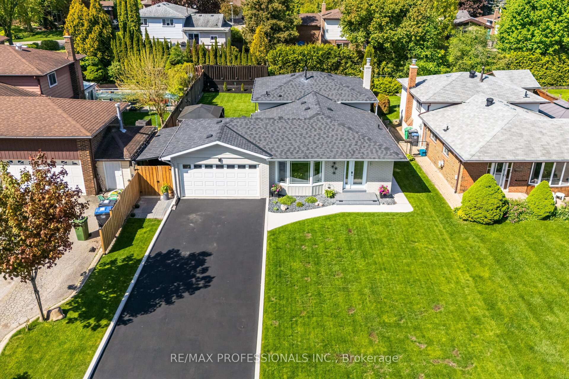 Photo 4 of 267 Bell Air Drive, Caledon, Bolton East — HOMEH