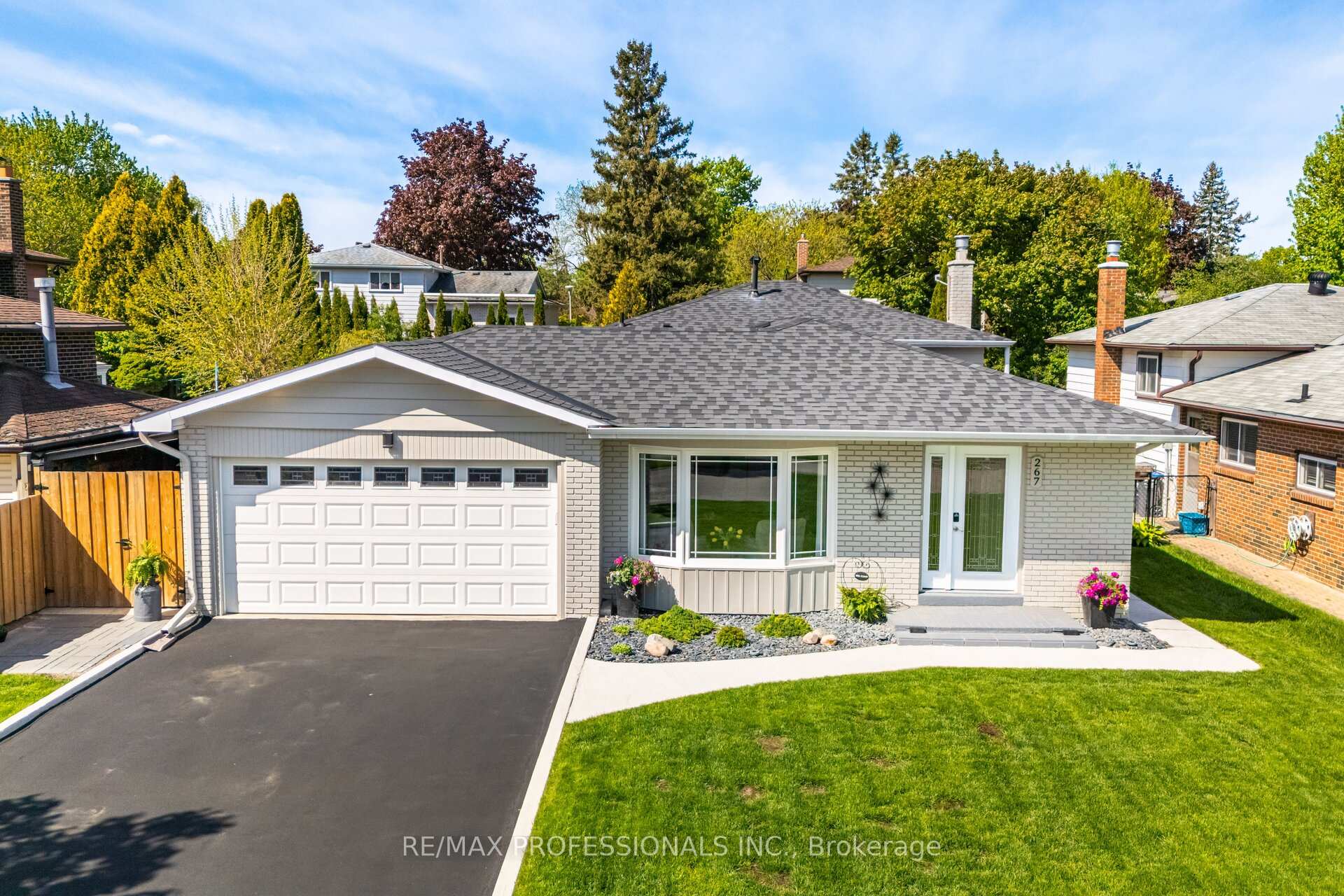 Photo 5 of 267 Bell Air Drive, Caledon, Bolton East — HOMEH
