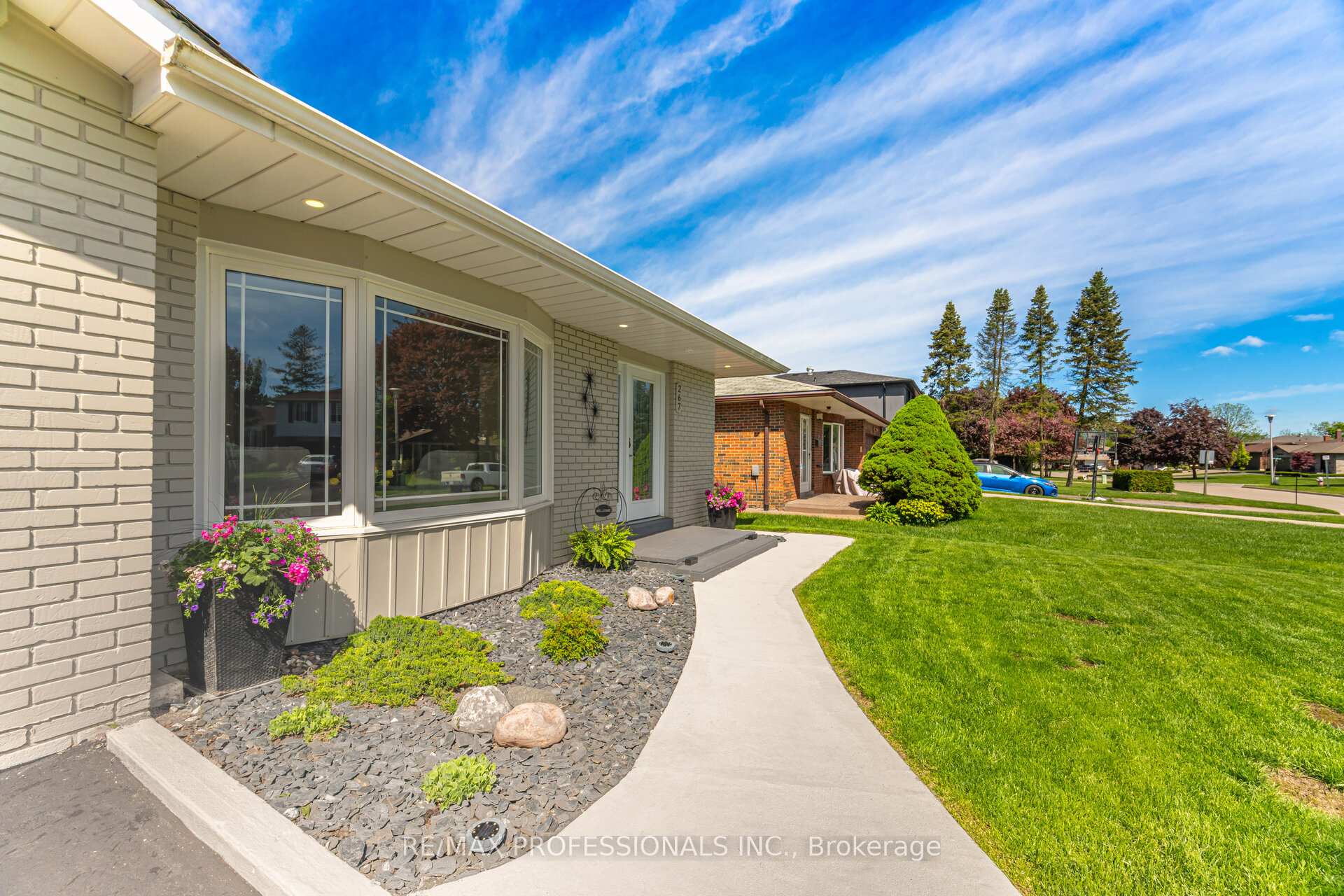 Photo 10 of 267 Bell Air Drive, Caledon, Bolton East — HOMEH