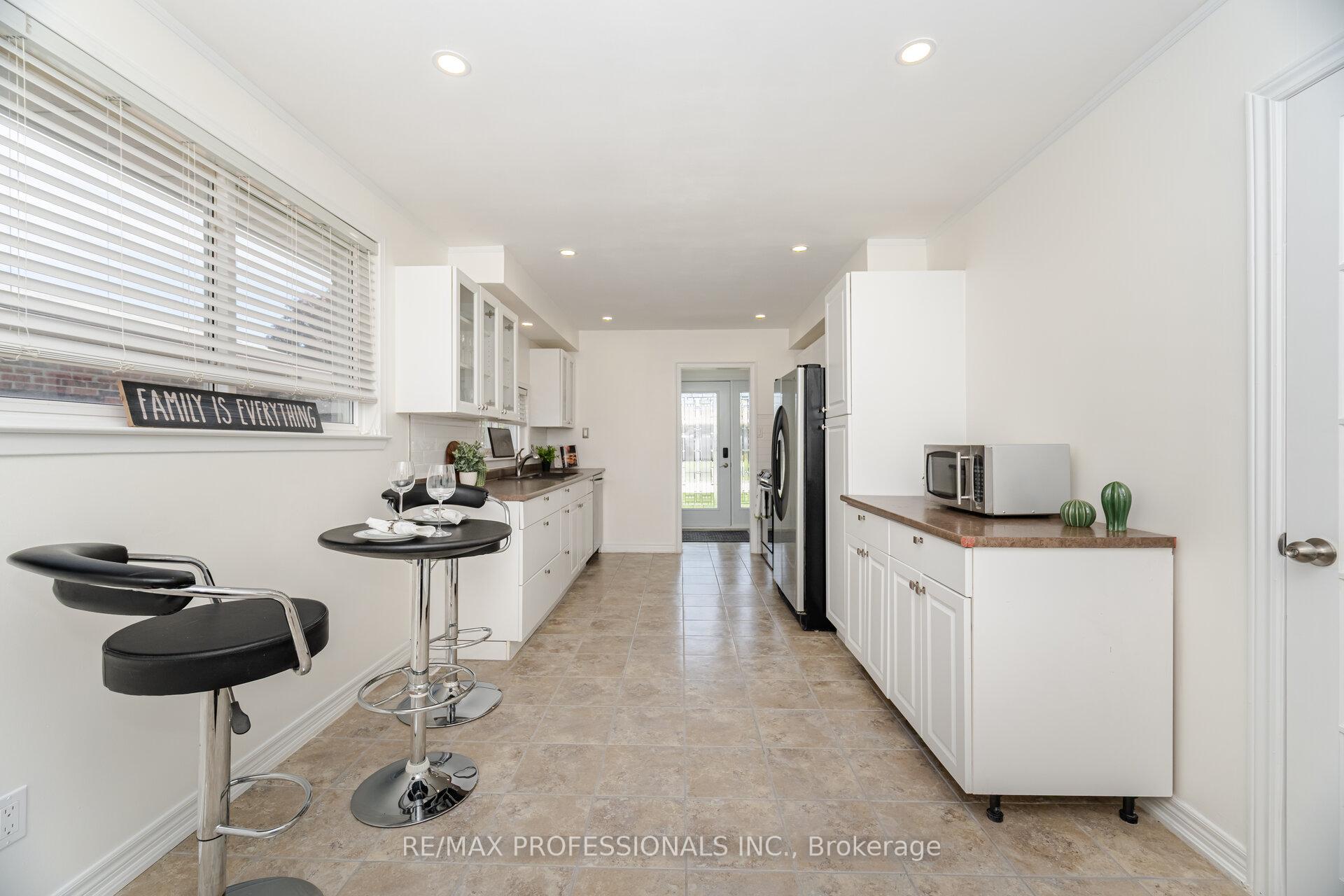 Photo 12 of 267 Bell Air Drive, Caledon, Bolton East — HOMEH