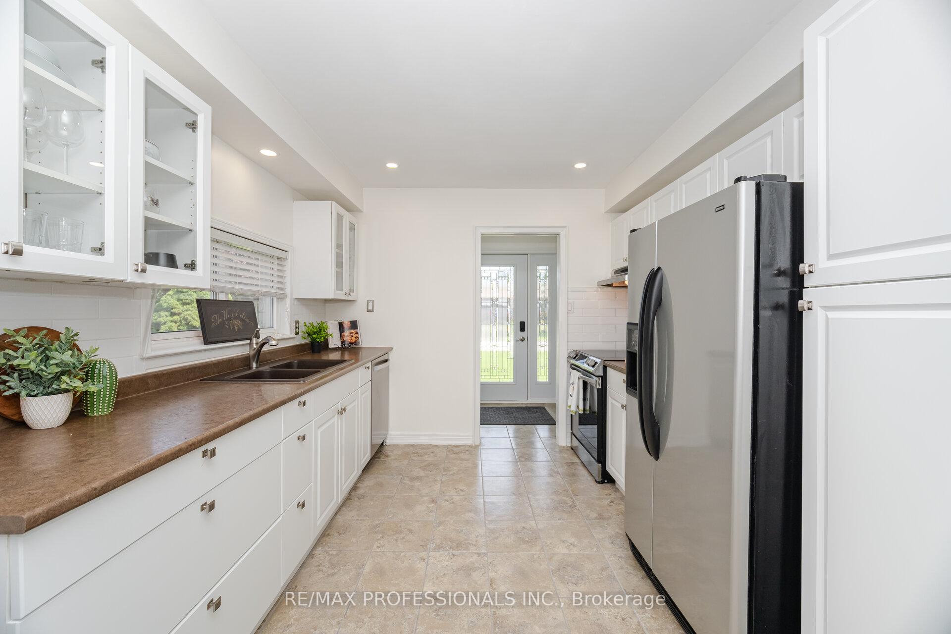 Photo 13 of 267 Bell Air Drive, Caledon, Bolton East — HOMEH