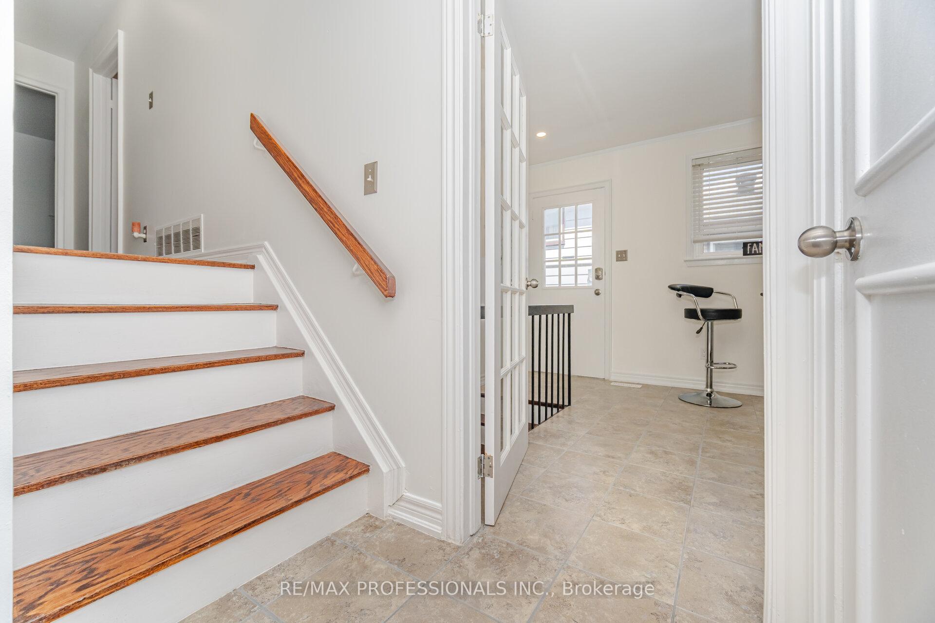 Photo 16 of 267 Bell Air Drive, Caledon, Bolton East — HOMEH