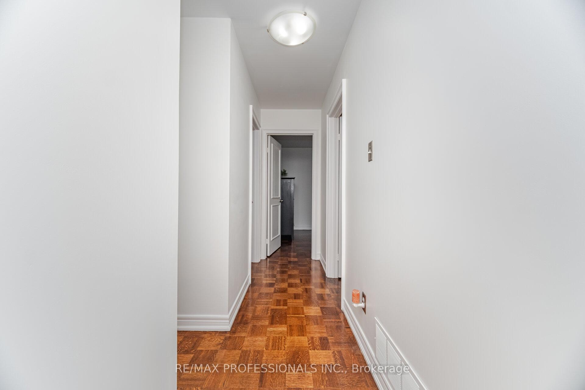 Photo 9 of 267 Bell Air Drive, Caledon, Bolton East — HOMEH