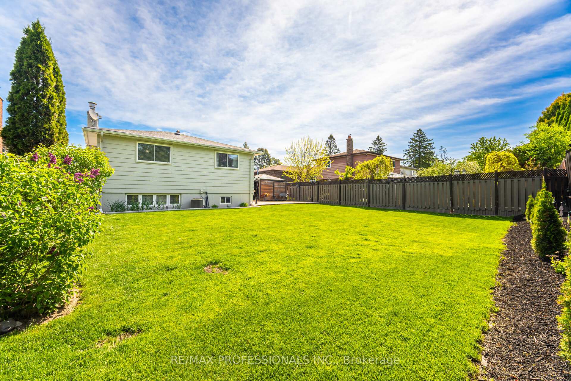 Photo 34 of 267 Bell Air Drive, Caledon, Bolton East — HOMEH
