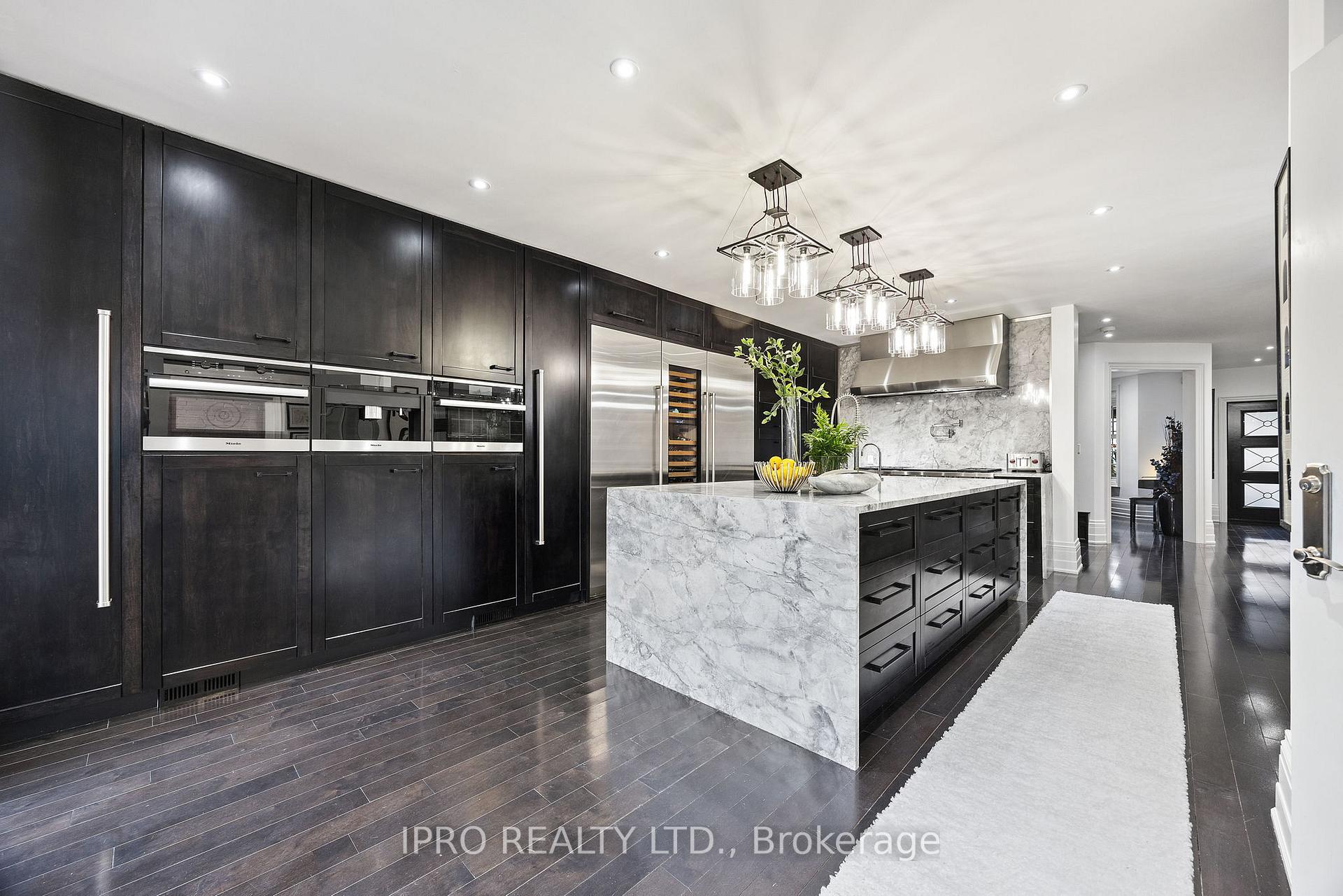 Photo 21 of 20 Fairview Boulevard, Toronto, North Riverdale — HOMEH