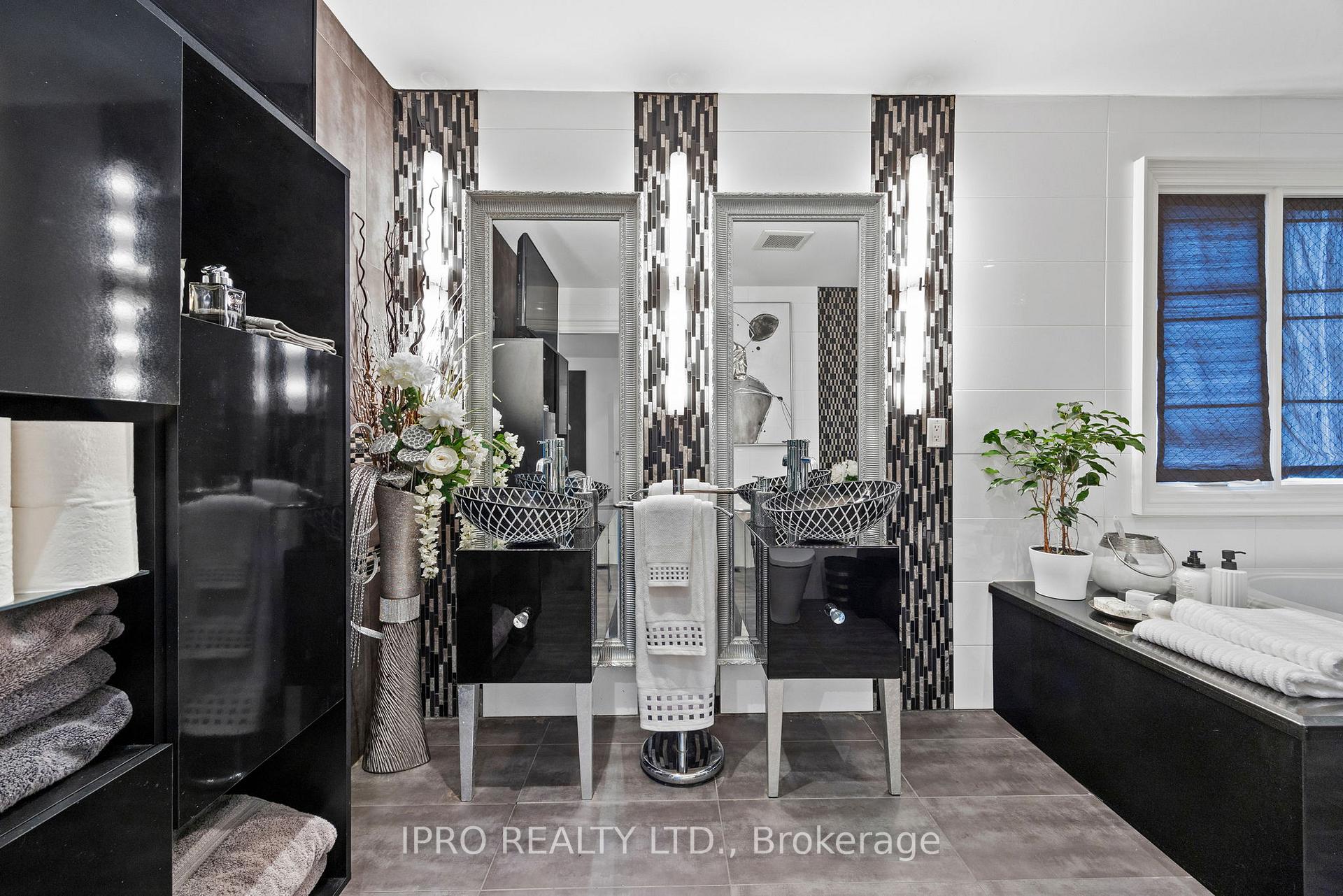 Photo 31 of 20 Fairview Boulevard, Toronto, North Riverdale — HOMEH