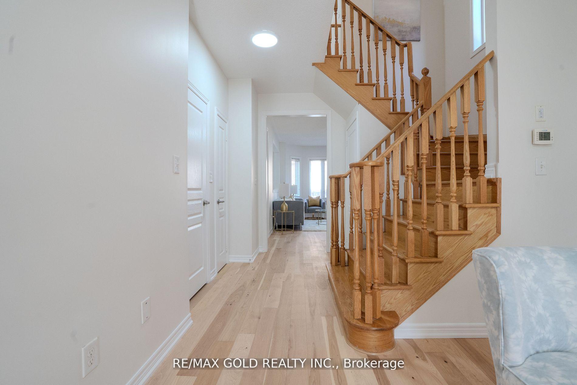 Photo 5 of 4 Bilby Street, Brampton, Northwest Brampton — HOMEH