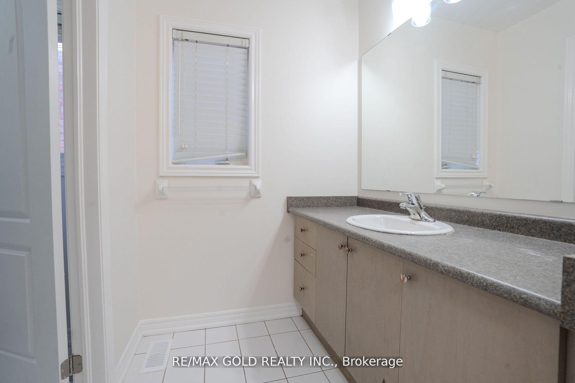 Photo 13 of 4 Bilby Street, Brampton, Northwest Brampton — HOMEH
