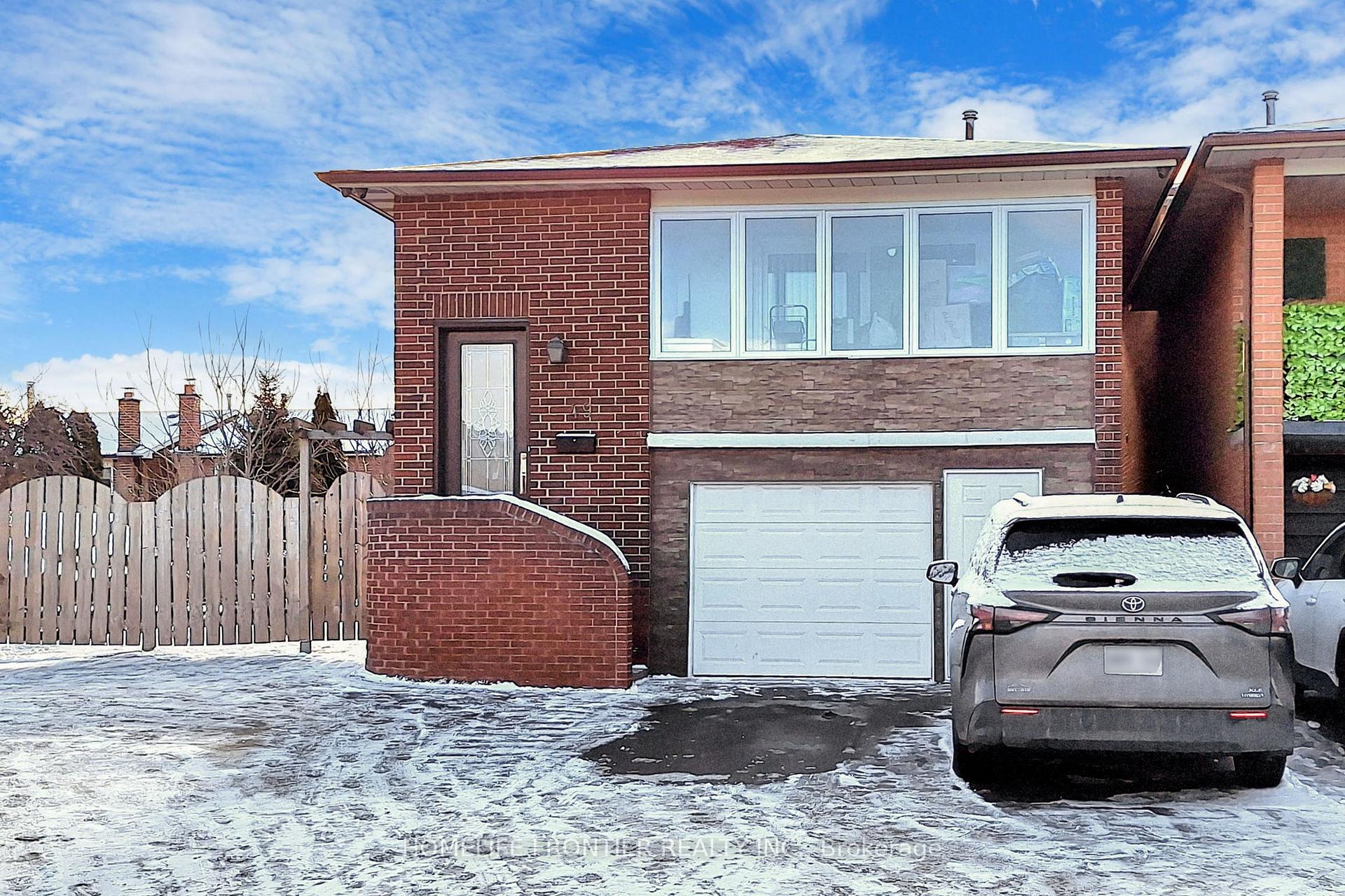 Front of 49 Spyglas Hill Road