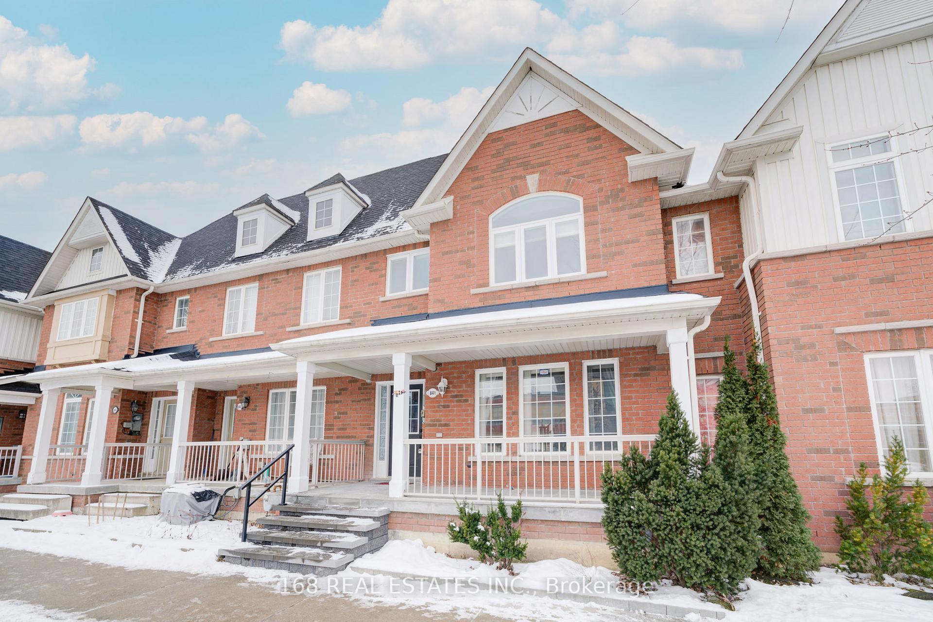 Front of 841 Bur Oak Avenue