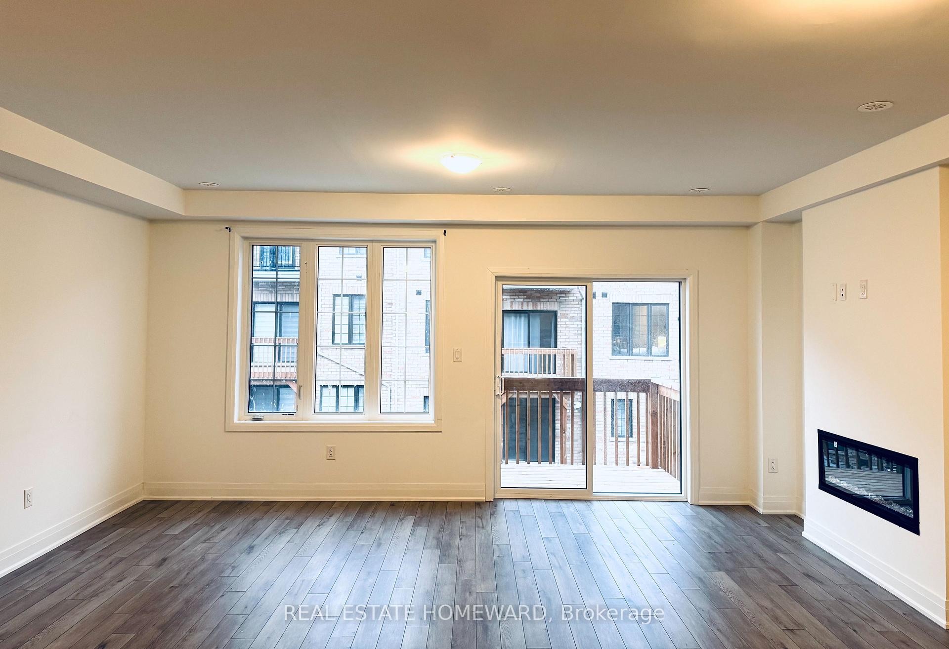 Photo 2 of 8 Calloway Way, Whitby, Downtown Whitby — HOMEH