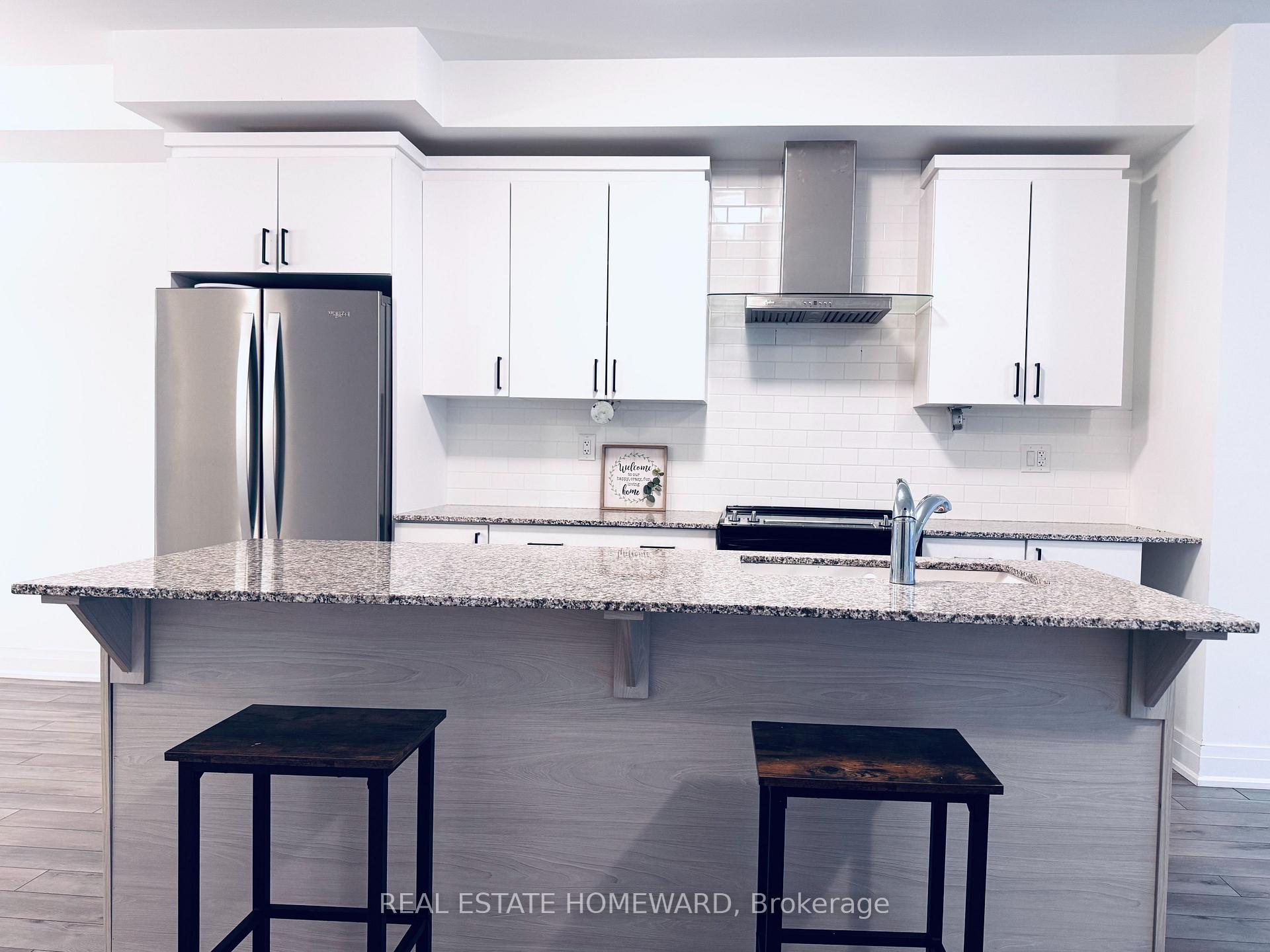 Photo 23 of 8 Calloway Way, Whitby, Downtown Whitby — HOMEH