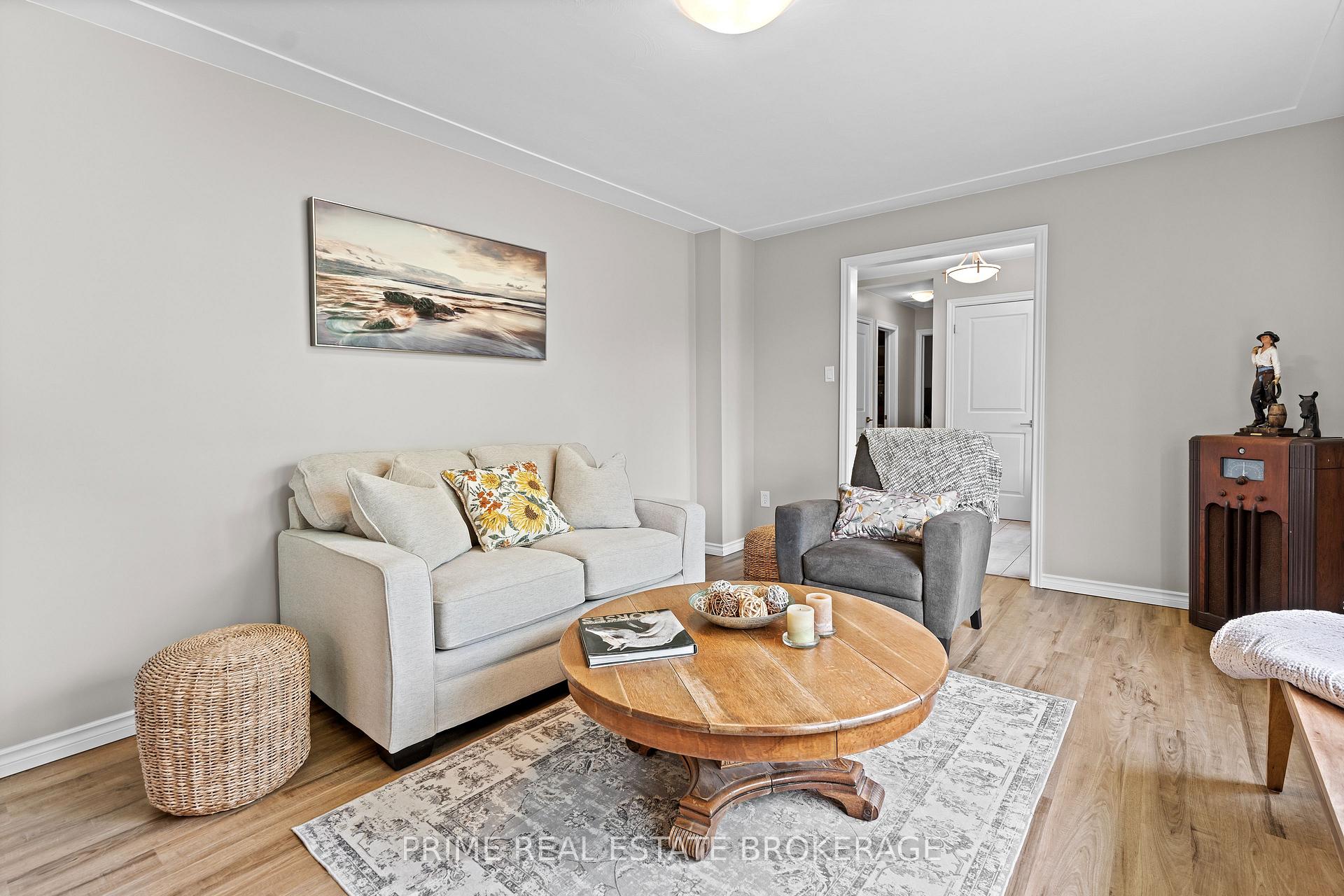 Photo 10 of 3304 Cromarty Drive, Thames Centre, Putnam — HOMEH