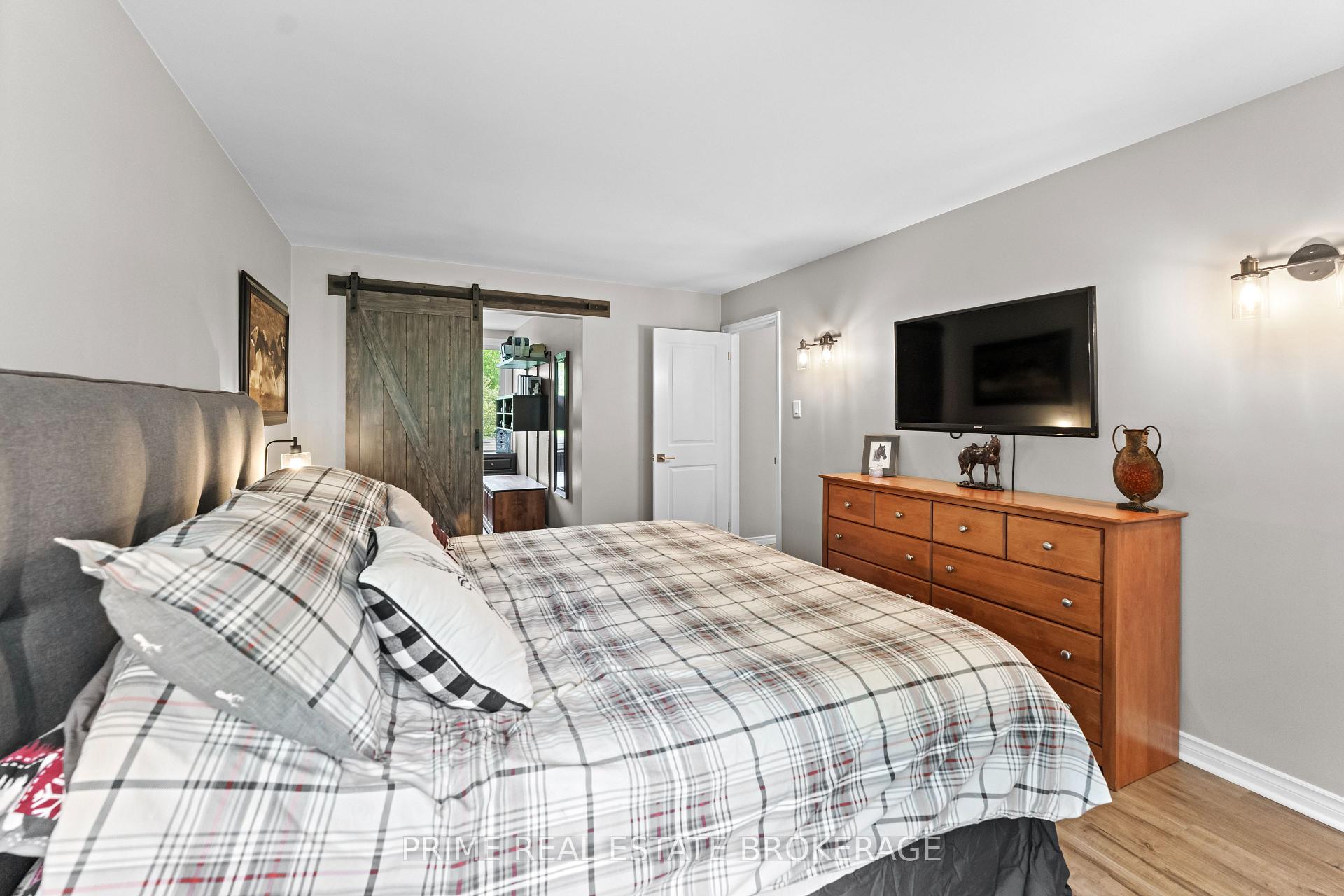 Photo 23 of 3304 Cromarty Drive, Thames Centre, Putnam — HOMEH
