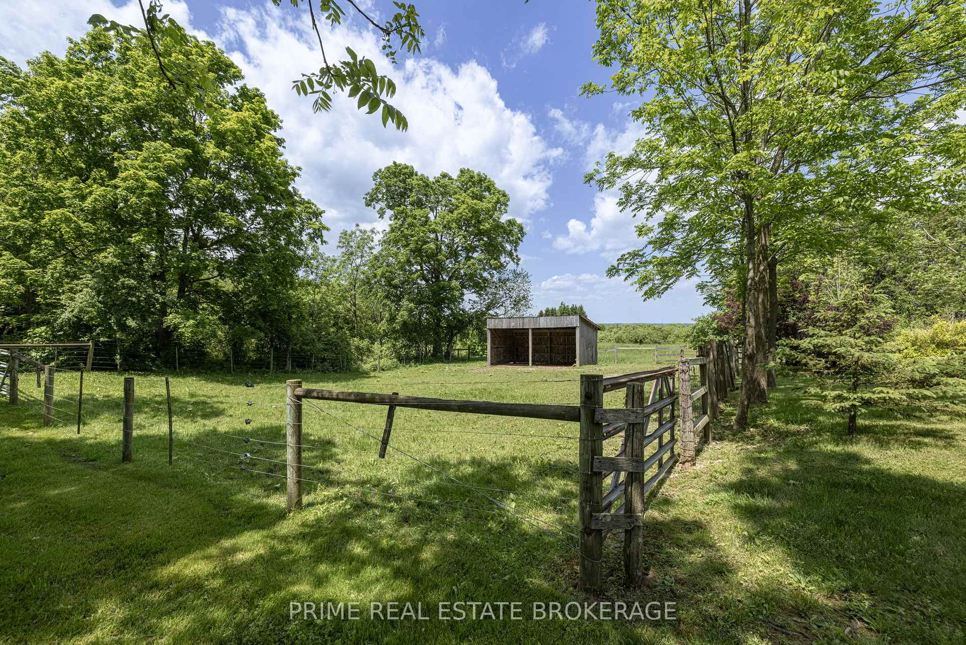 Photo 42 of 3304 Cromarty Drive, Thames Centre, Putnam — HOMEH